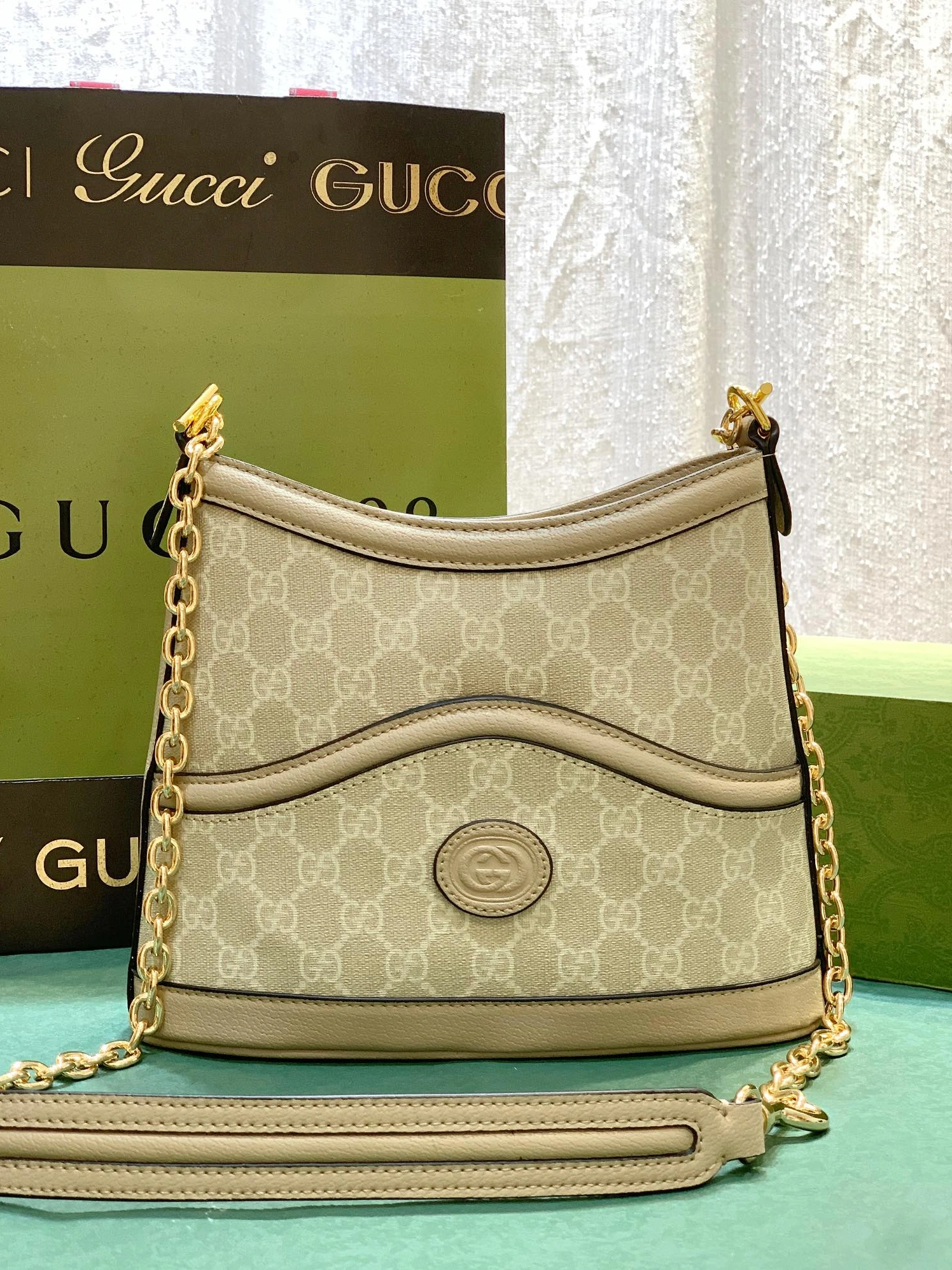 Gucci AAA Quality Messenger Bags For Women ModernLook 9262