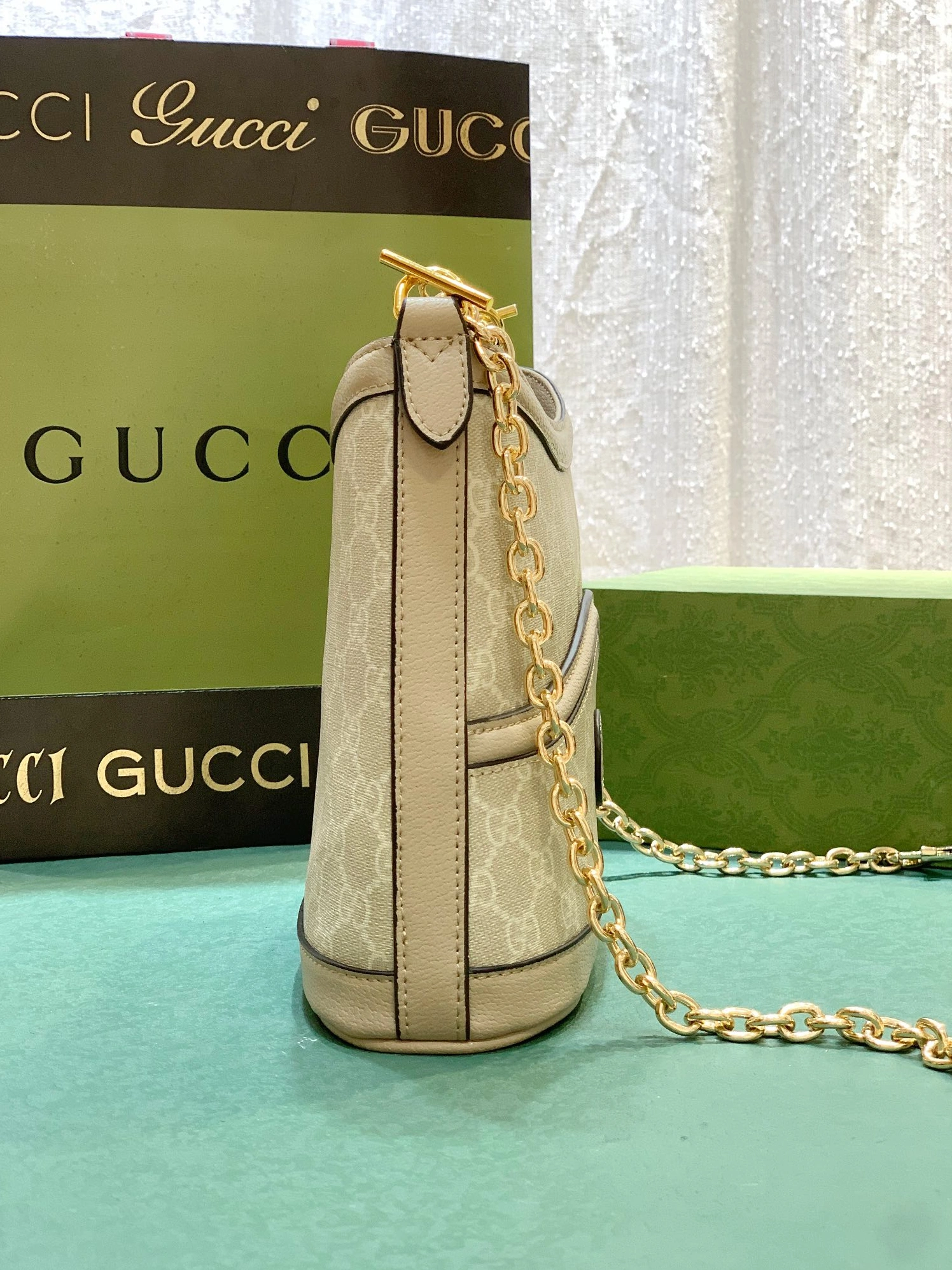 Gucci AAA Quality Messenger Bags For Women ModernLook 9262