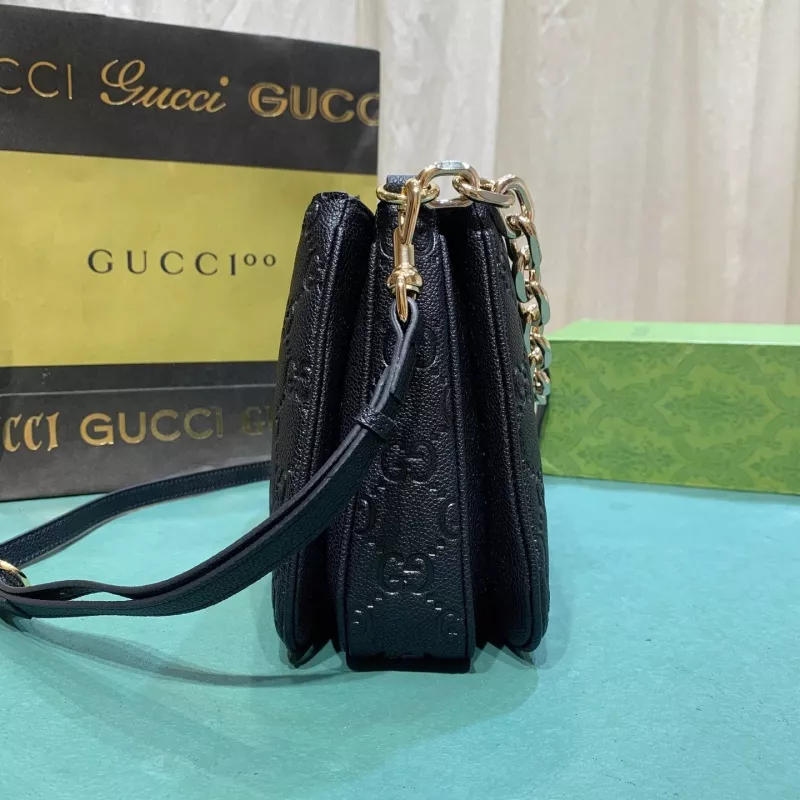 Gucci AAA Quality Messenger Bags For Women Popular 4677