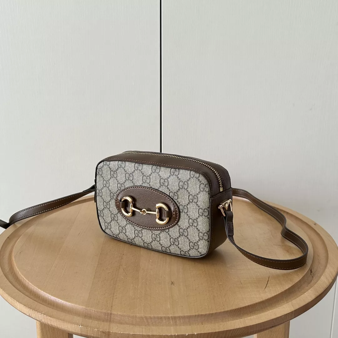 Gucci AAA Quality Messenger Bags For Women Popular 599