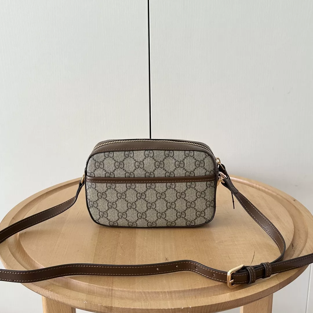 Gucci AAA Quality Messenger Bags For Women Popular 599