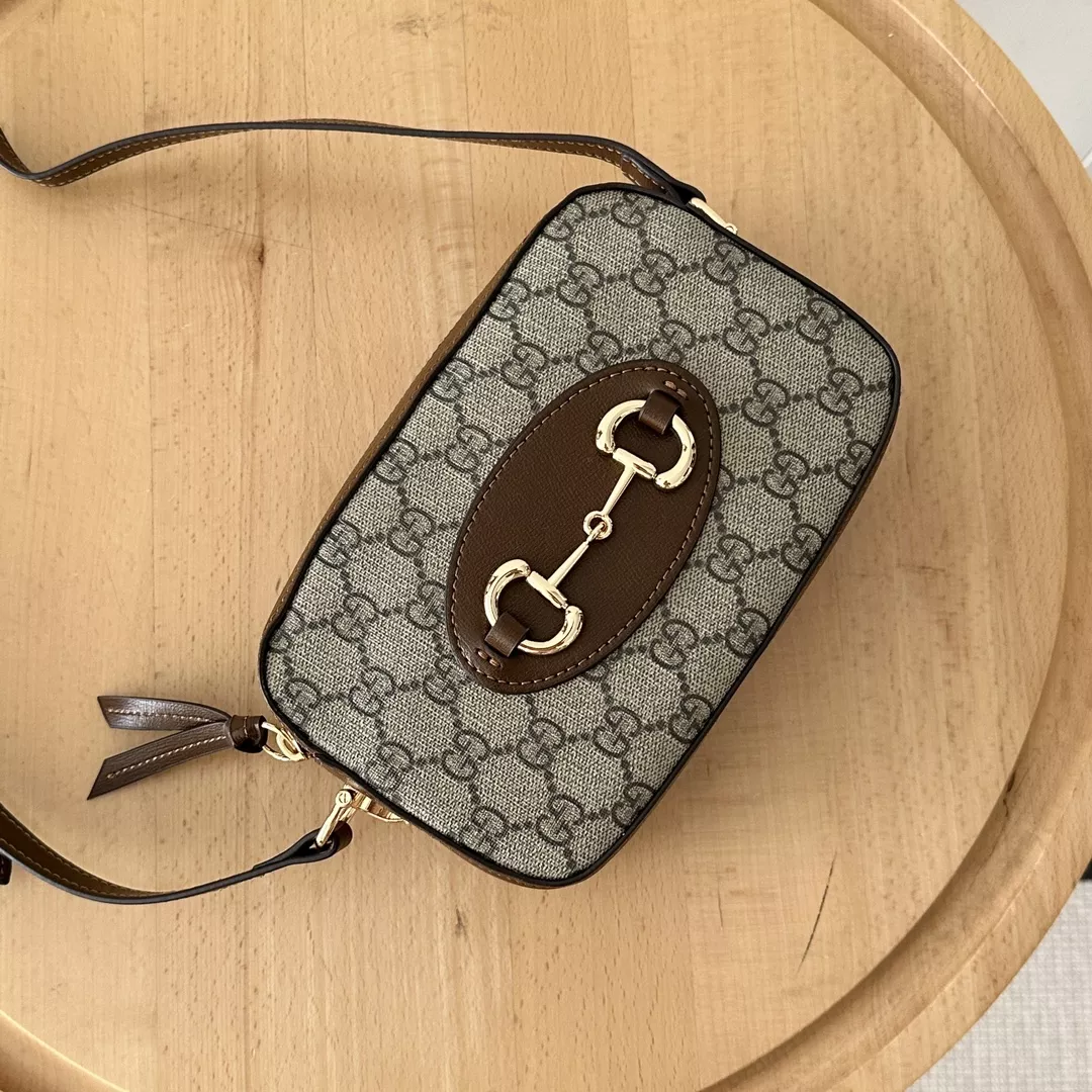Gucci AAA Quality Messenger Bags For Women Popular 599