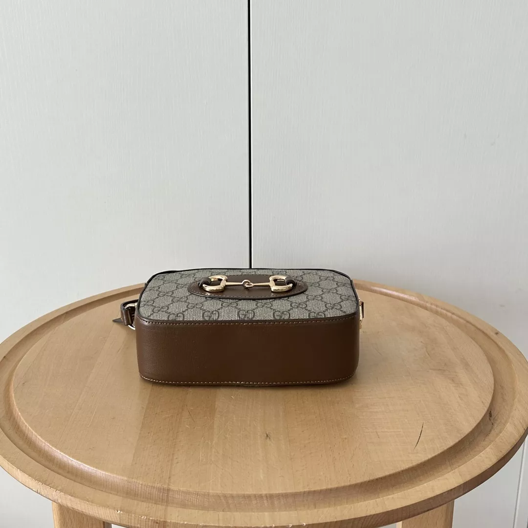 Gucci AAA Quality Messenger Bags For Women Popular 599