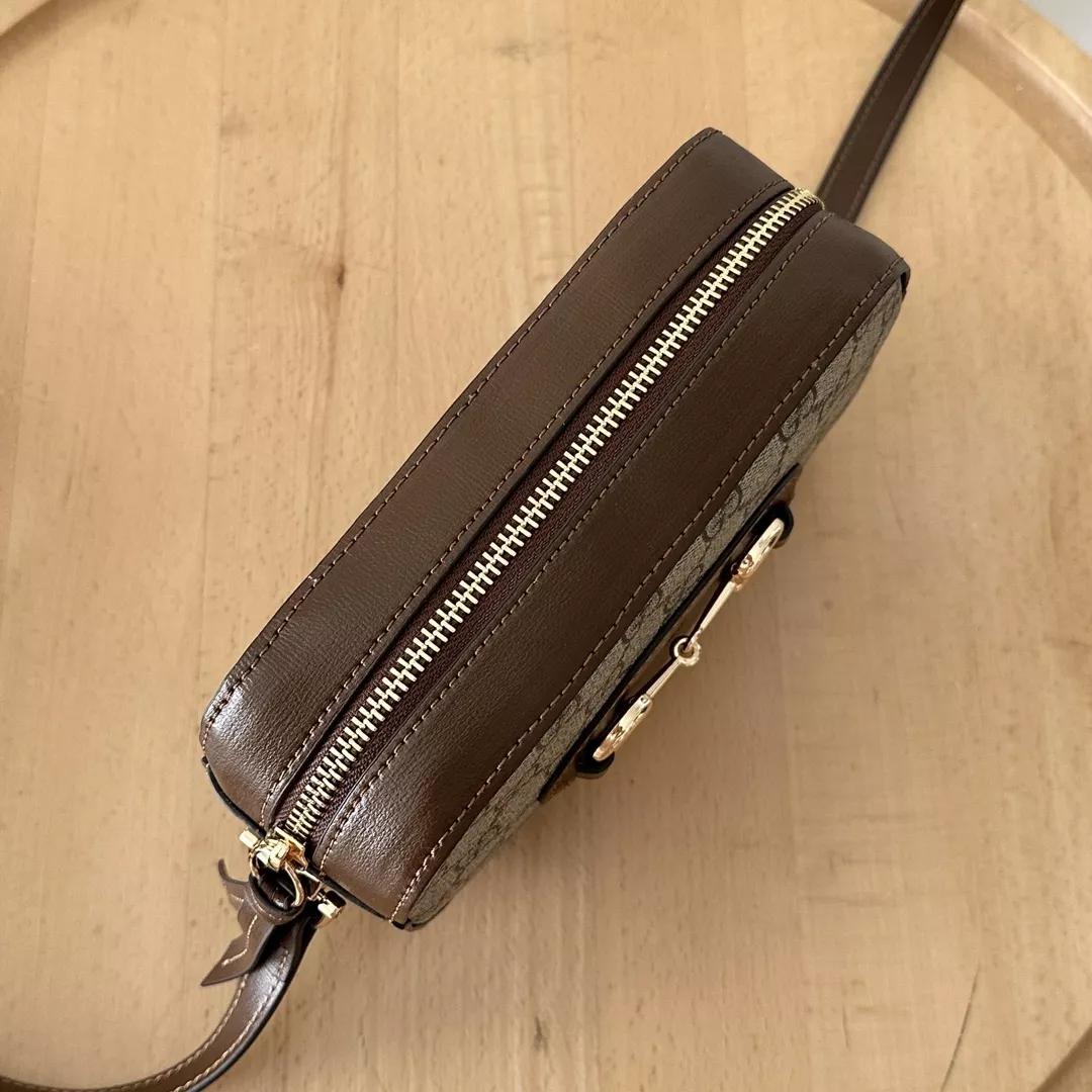 Gucci AAA Quality Messenger Bags For Women Popular 599