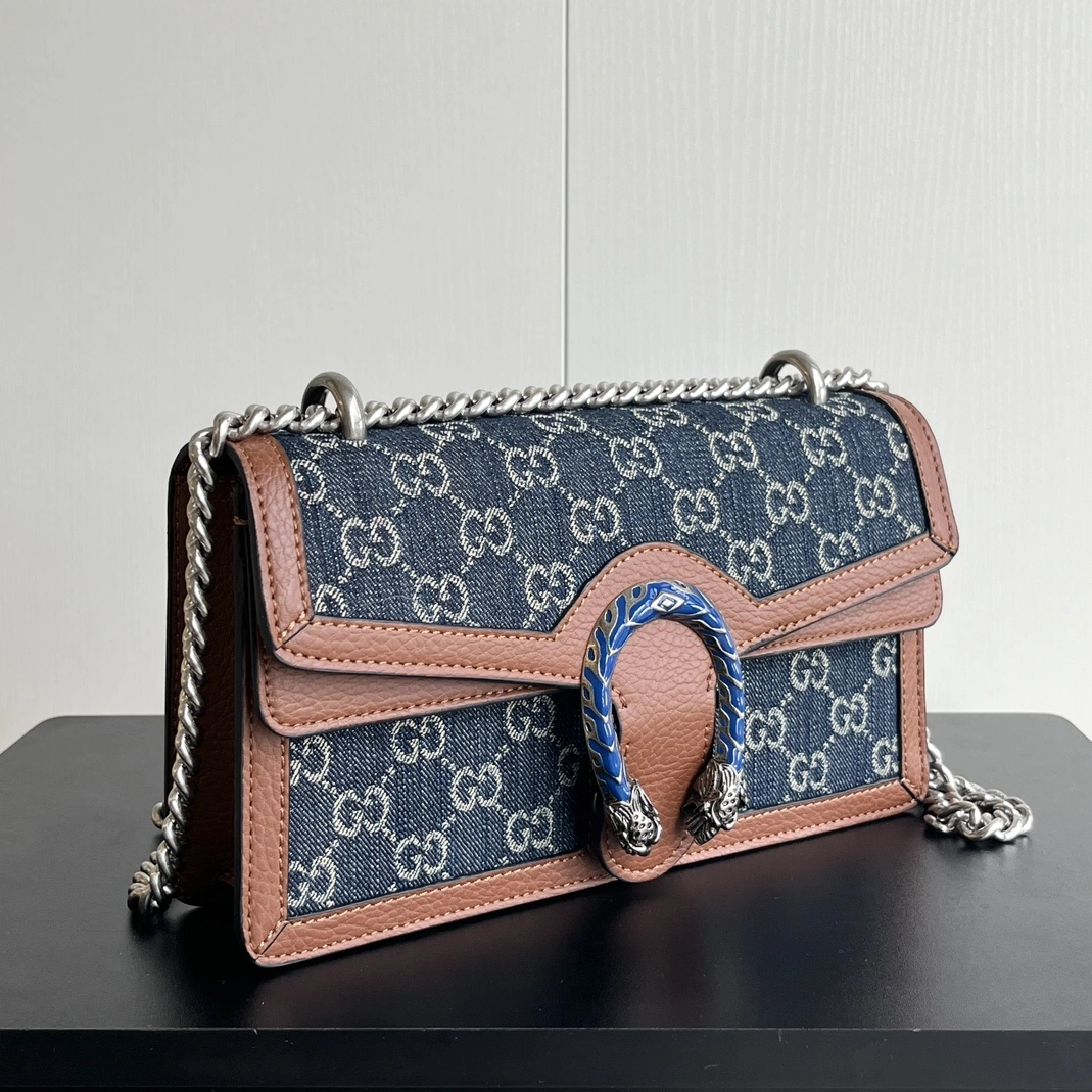 Gucci AAA Quality Messenger Bags For Women Popular 8432