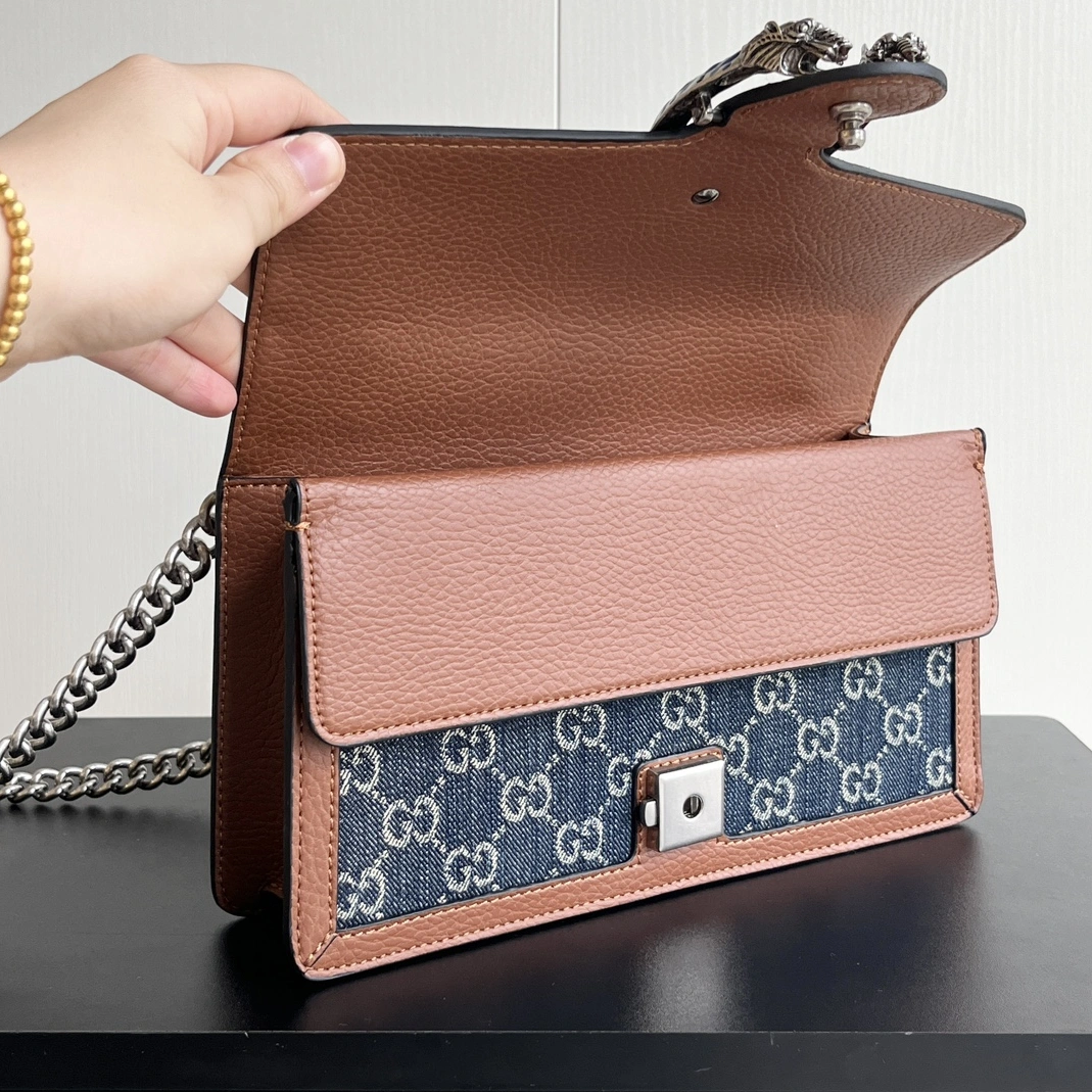 Gucci AAA Quality Messenger Bags For Women Popular 8432