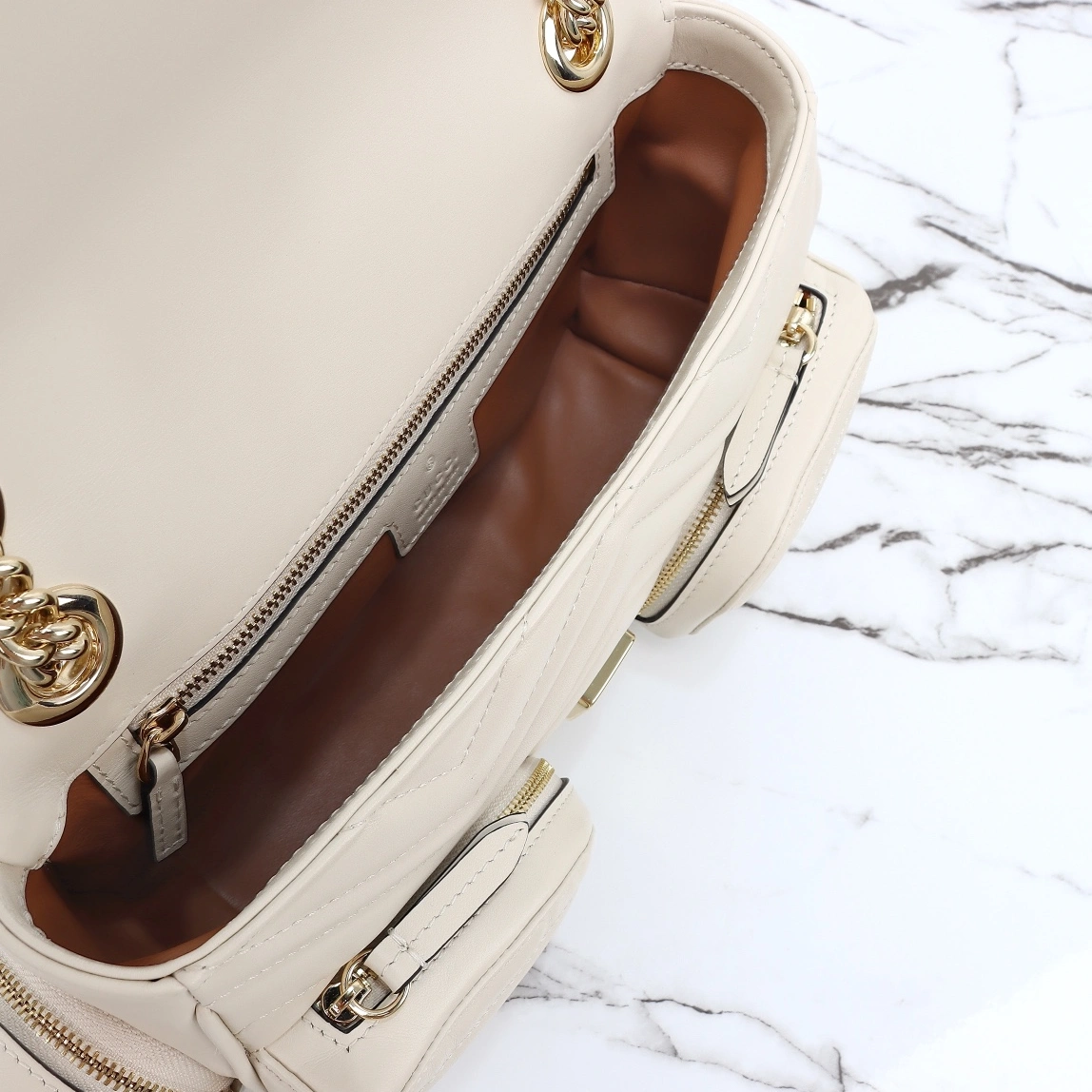 Gucci AAA Quality Messenger Bags For Women Popular 971