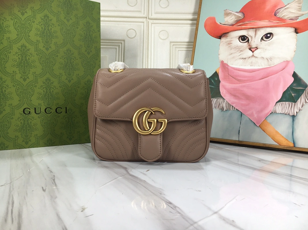 Gucci AAA Quality Messenger Bags For Women Popular 9784
