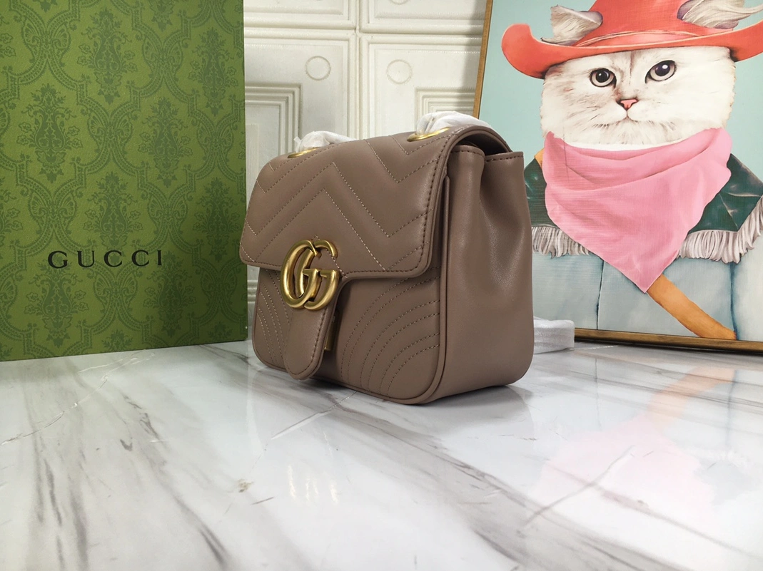 Gucci AAA Quality Messenger Bags For Women Popular 9784