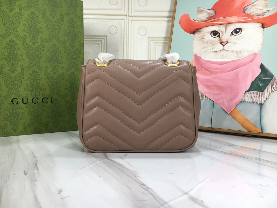 Gucci AAA Quality Messenger Bags For Women Popular 9784