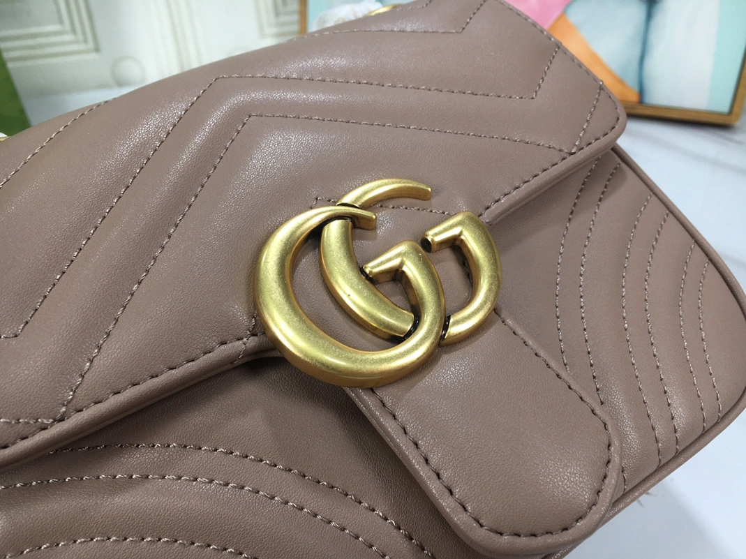 Gucci AAA Quality Messenger Bags For Women Popular 9784