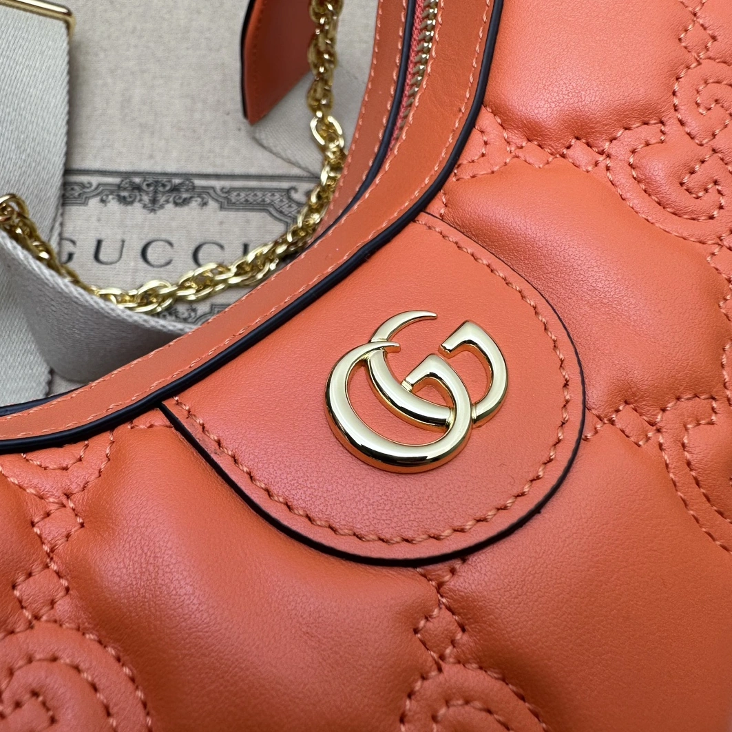 Gucci AAA Quality Messenger Bags For Women Popular 979