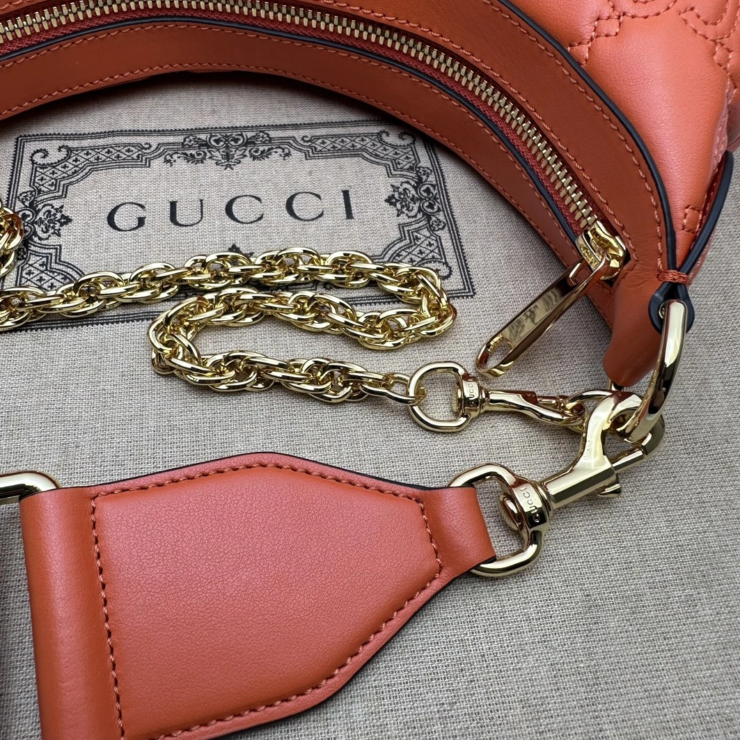 Gucci AAA Quality Messenger Bags For Women Popular 979