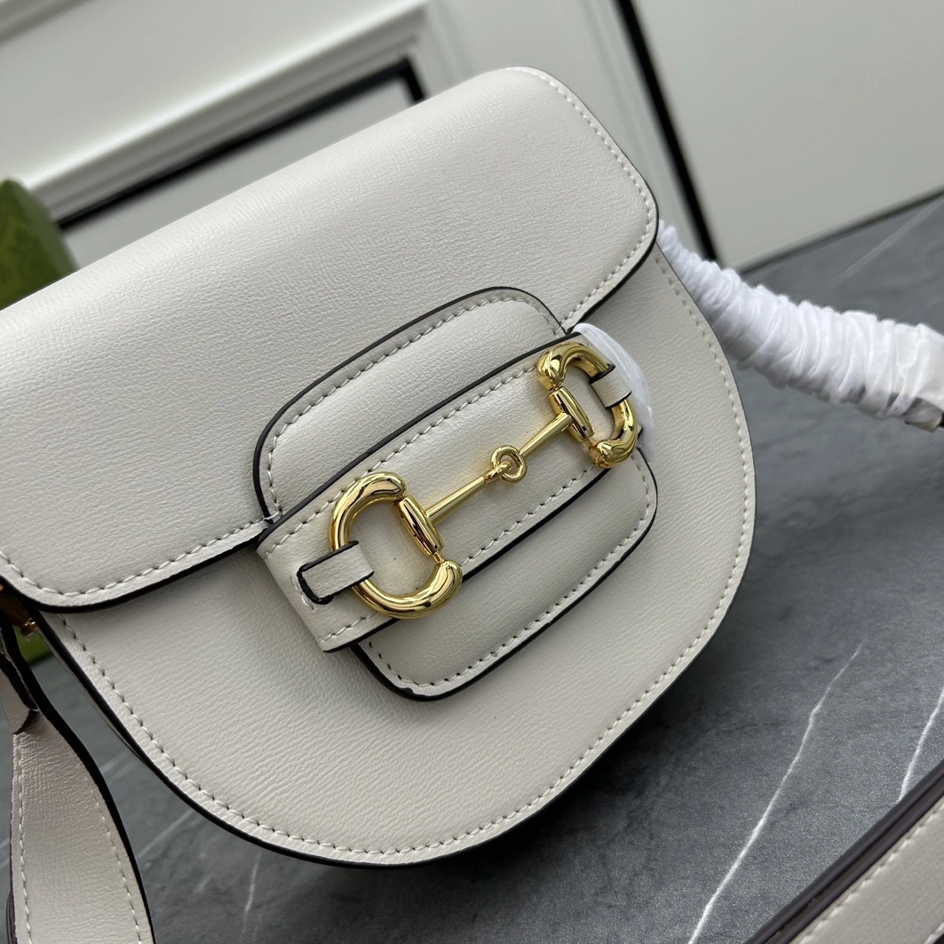 Gucci AAA Quality Messenger Bags For Women Practical 1290