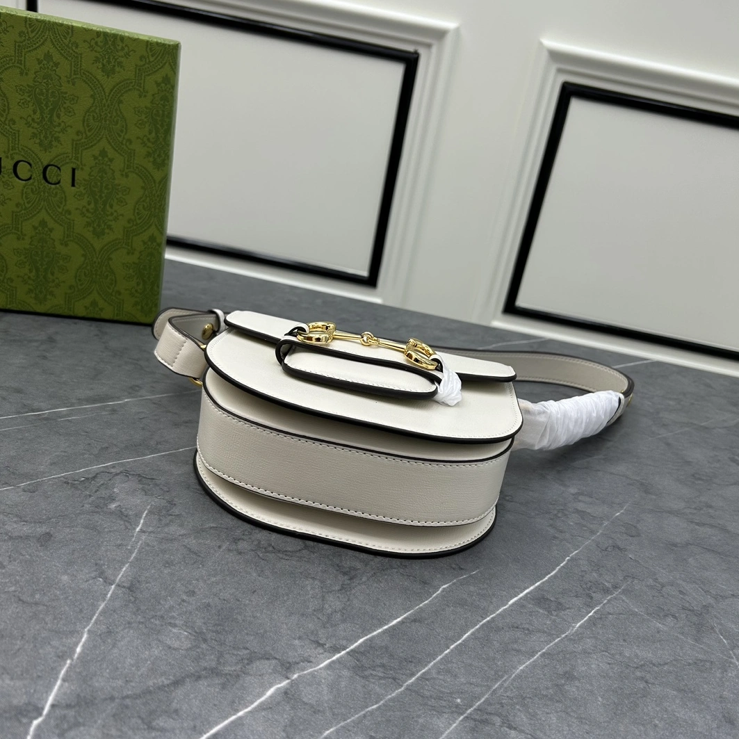 Gucci AAA Quality Messenger Bags For Women Practical 1290