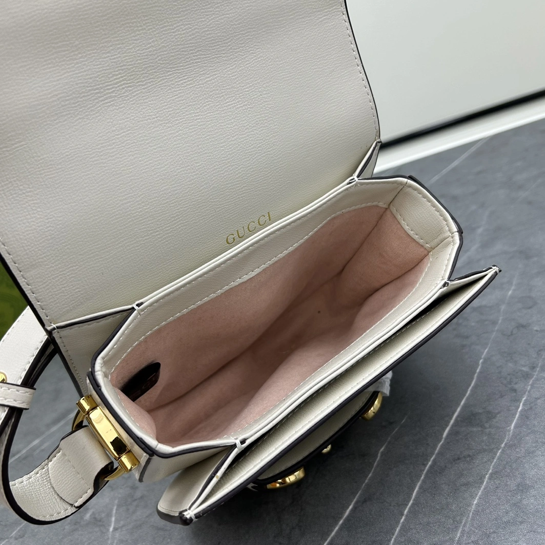 Gucci AAA Quality Messenger Bags For Women Practical 1290