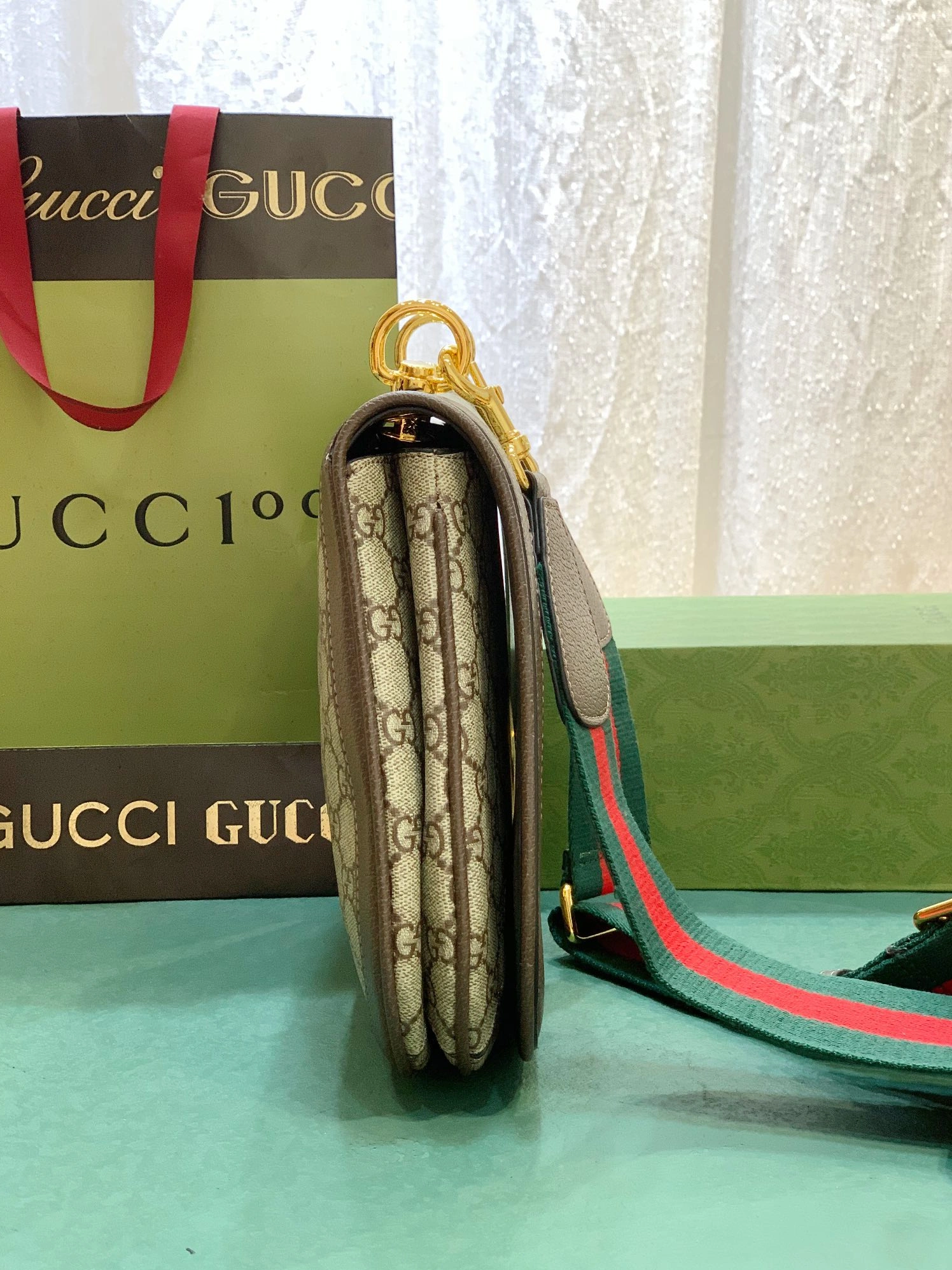 Gucci AAA Quality Messenger Bags For Women Practical 3558