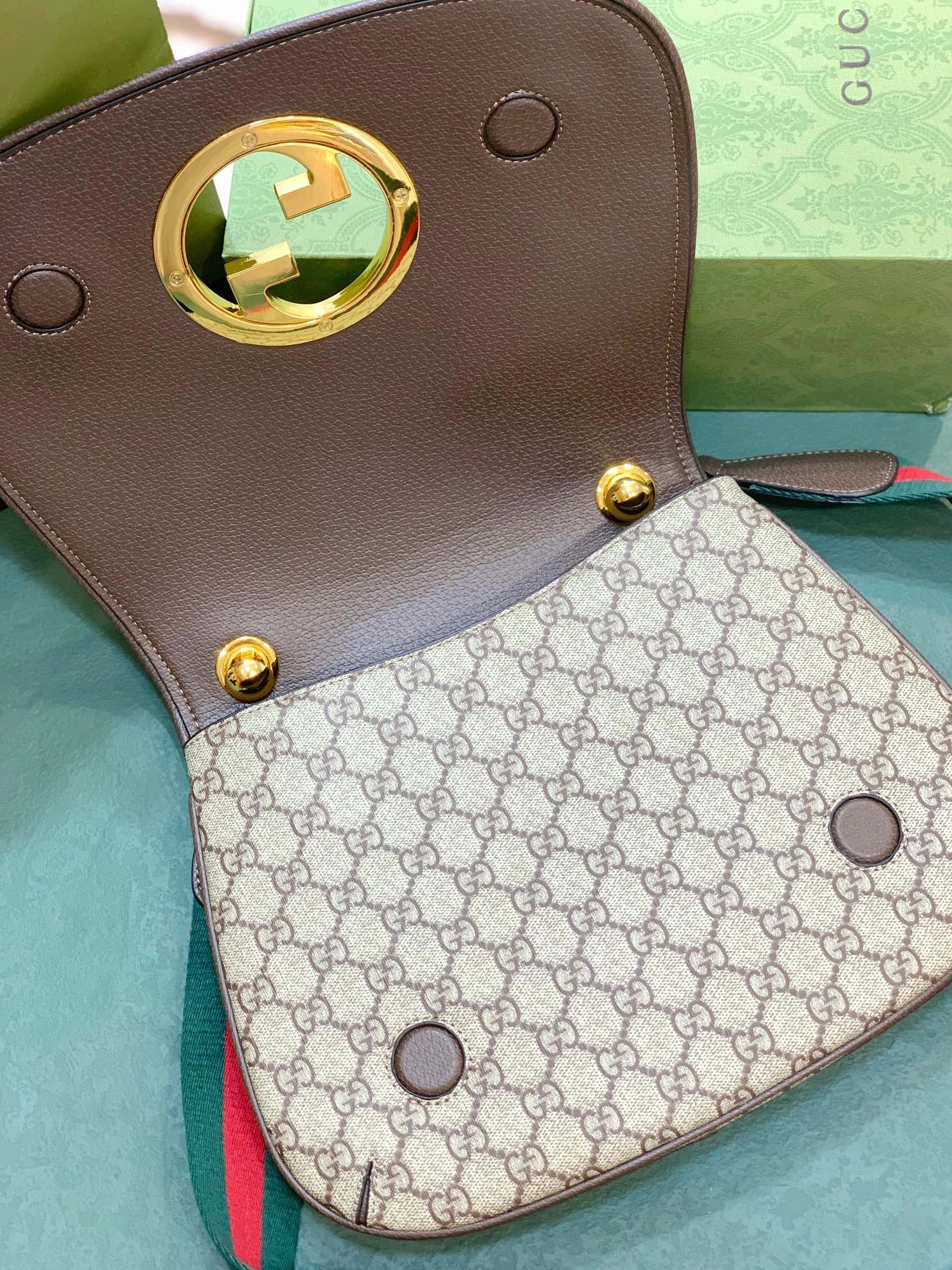 Gucci AAA Quality Messenger Bags For Women Practical 3558