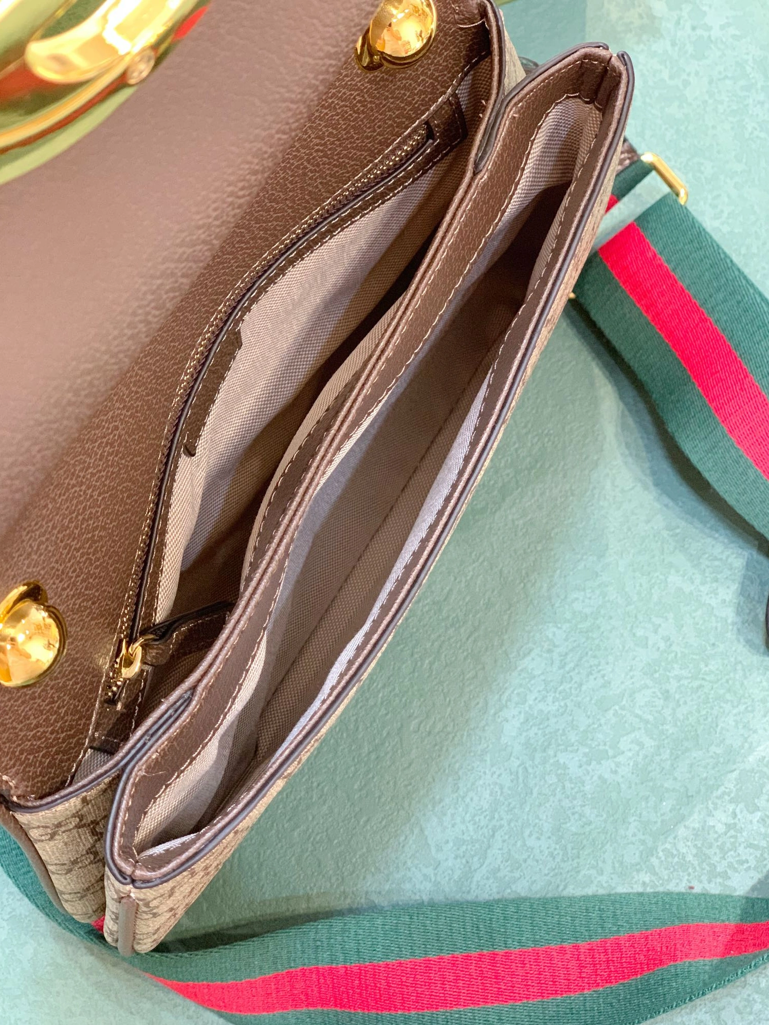 Gucci AAA Quality Messenger Bags For Women Practical 3558