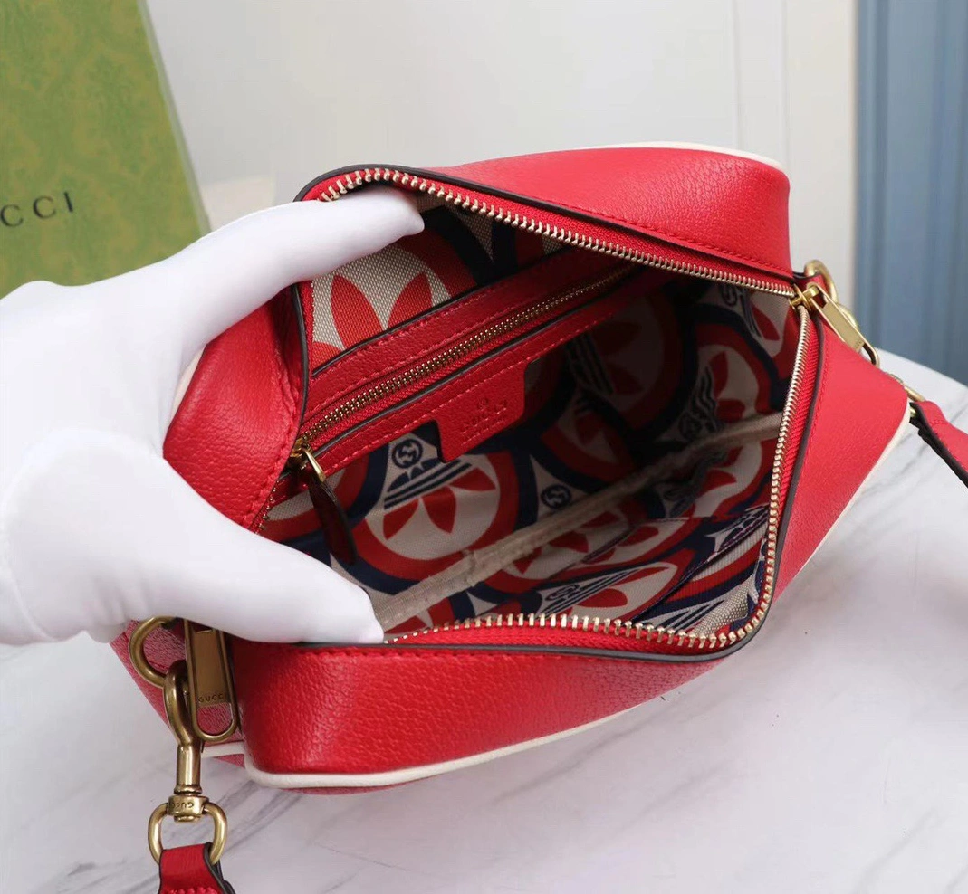 Gucci AAA Quality Messenger Bags For Women Practical 5506
