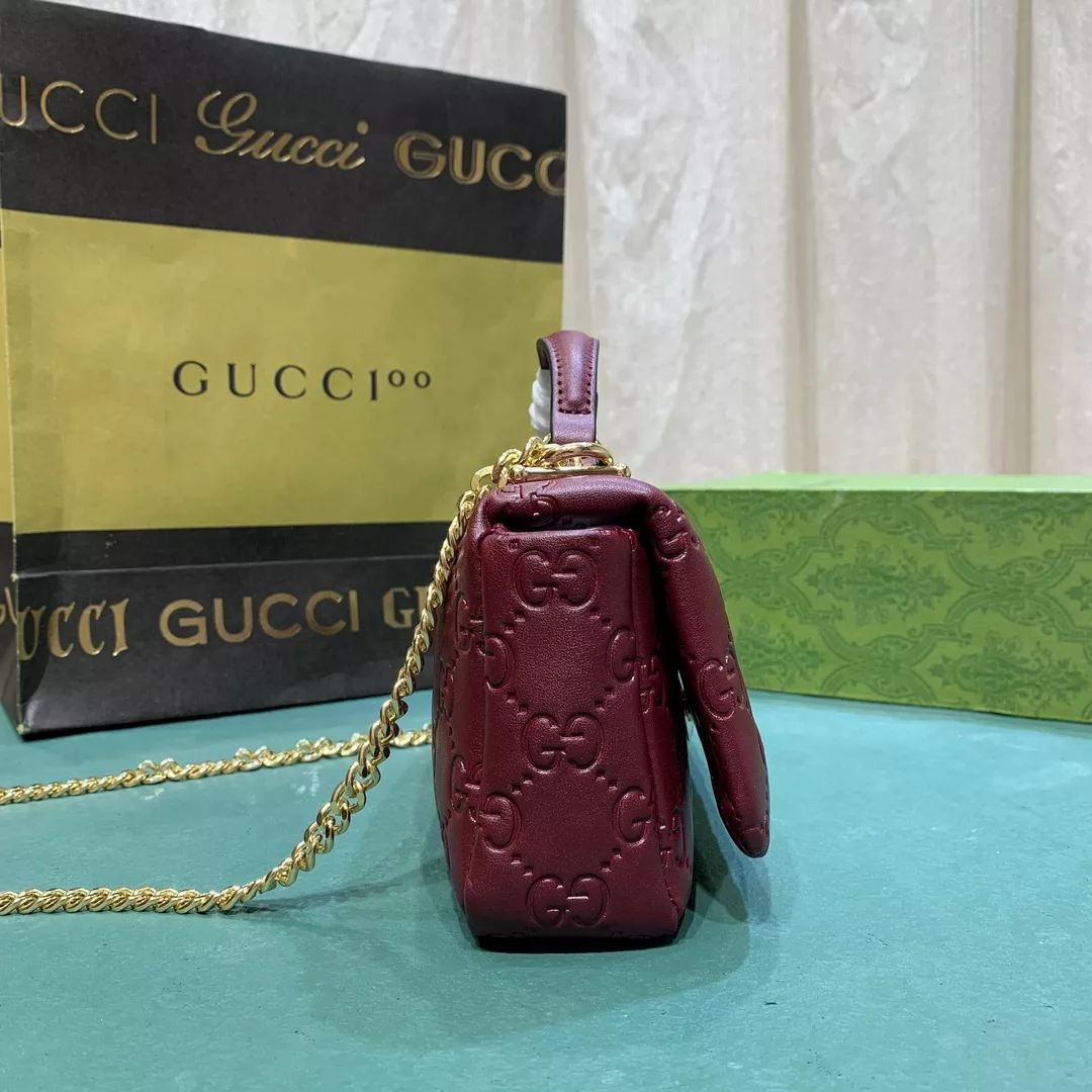 Gucci AAA Quality Messenger Bags For Women Practical 6984