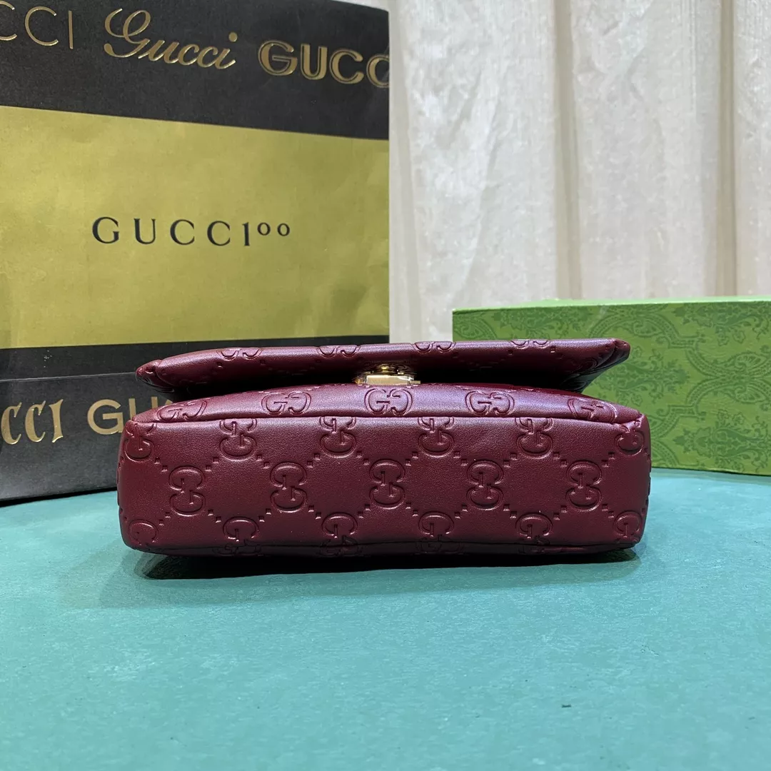 Gucci AAA Quality Messenger Bags For Women Practical 6984
