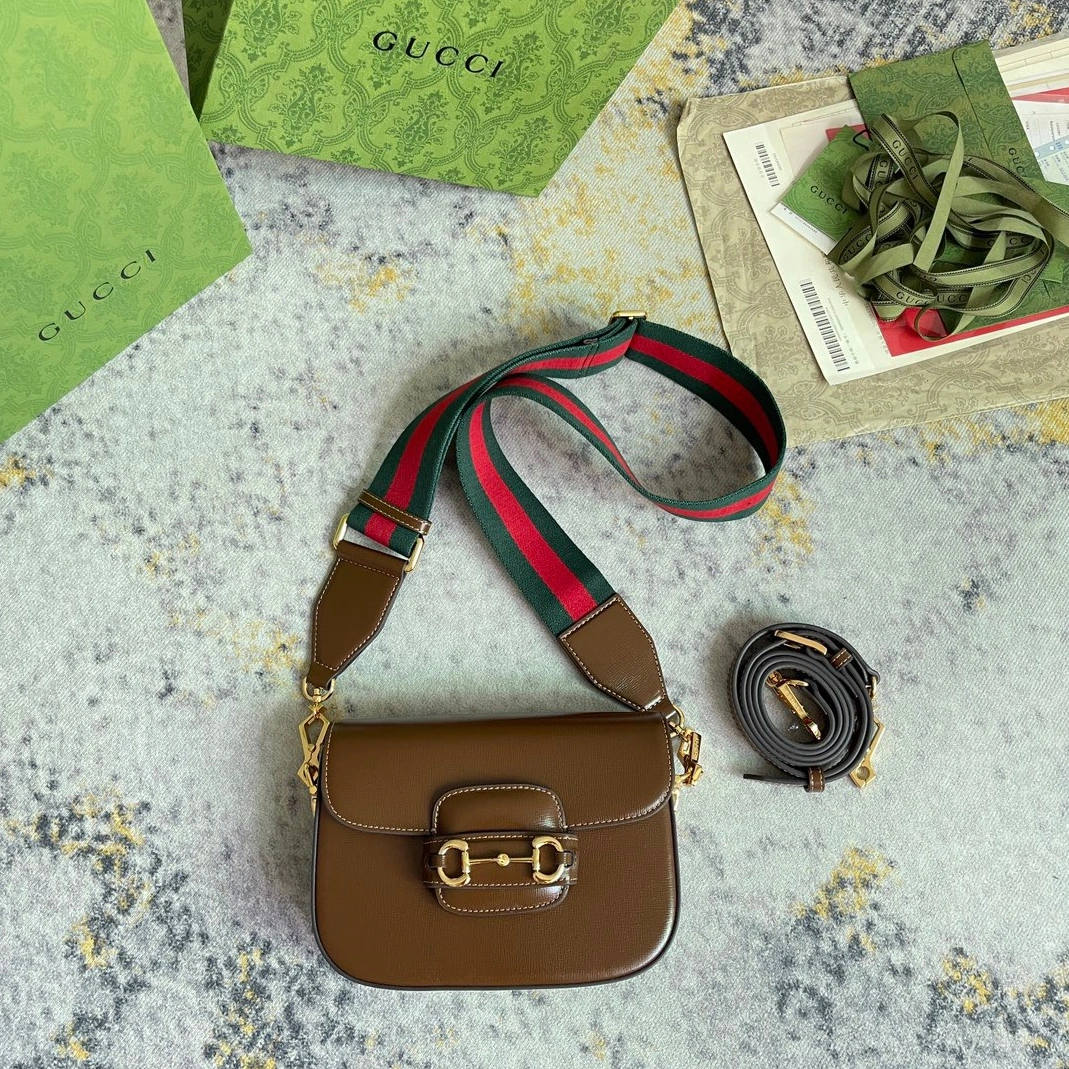 Gucci AAA Quality Messenger Bags For Women Practical 7428