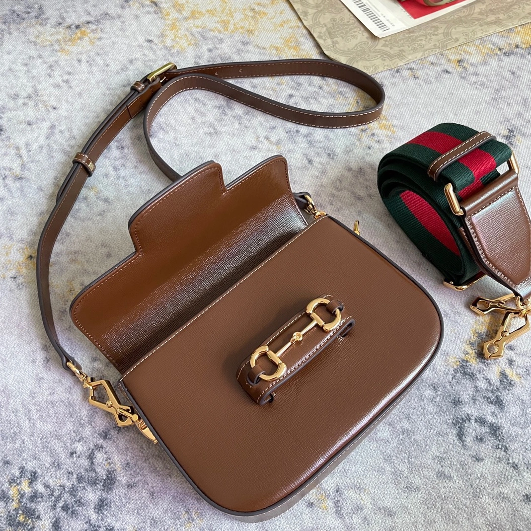 Gucci AAA Quality Messenger Bags For Women Practical 7428
