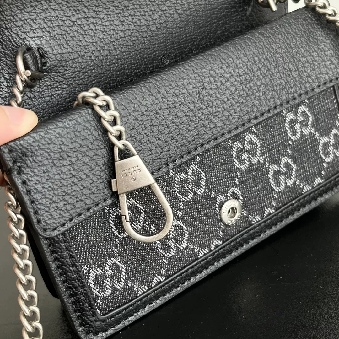 Gucci AAA Quality Messenger Bags For Women Refined 4040