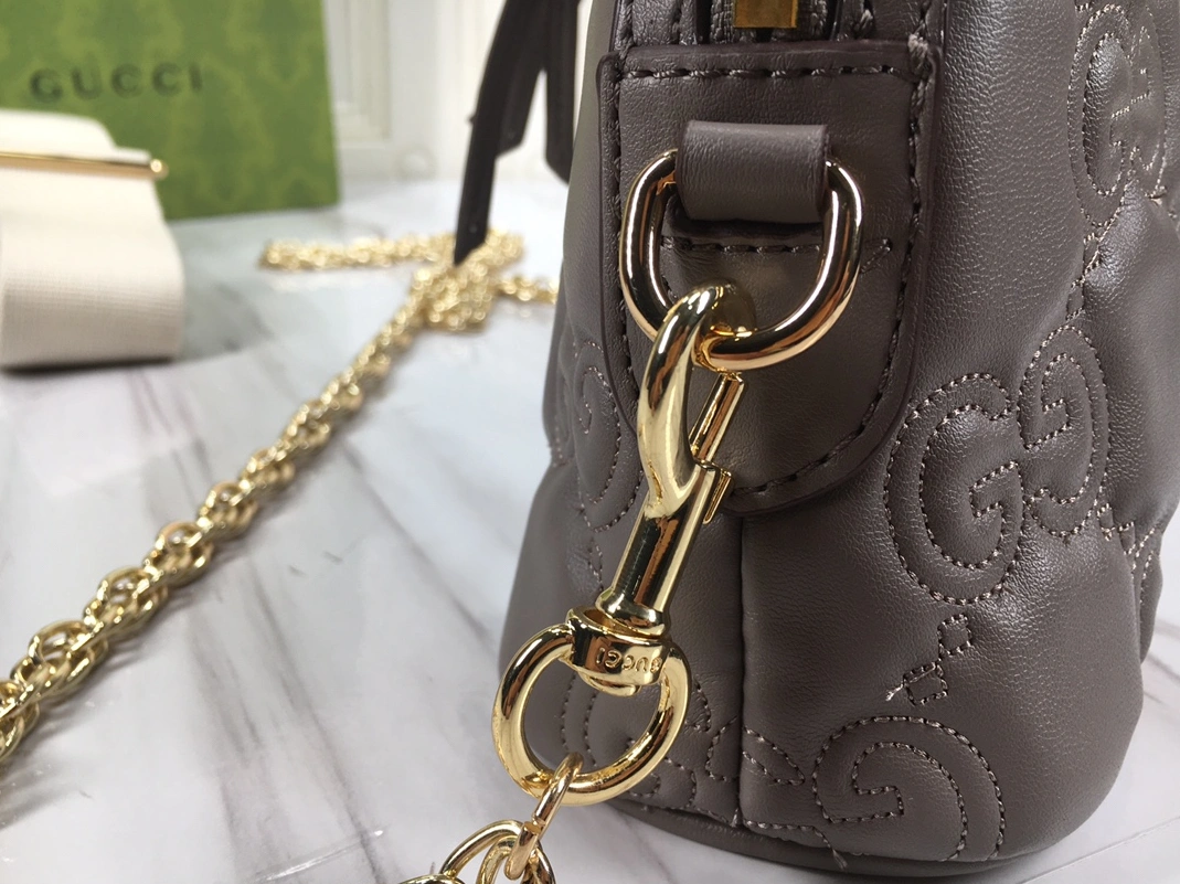 Gucci AAA Quality Messenger Bags For Women Refined 4325