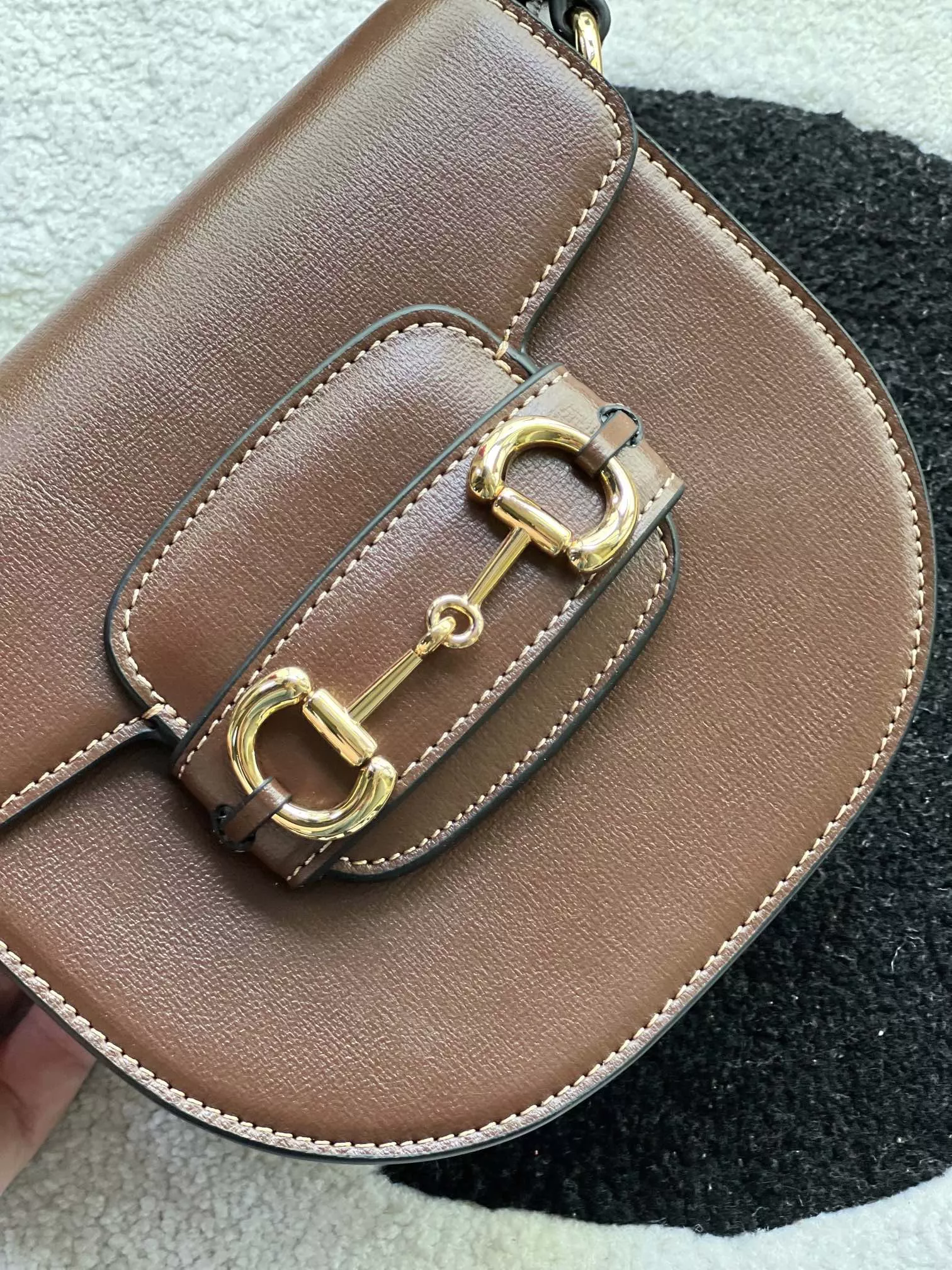 Gucci AAA Quality Messenger Bags For Women Refined 5692