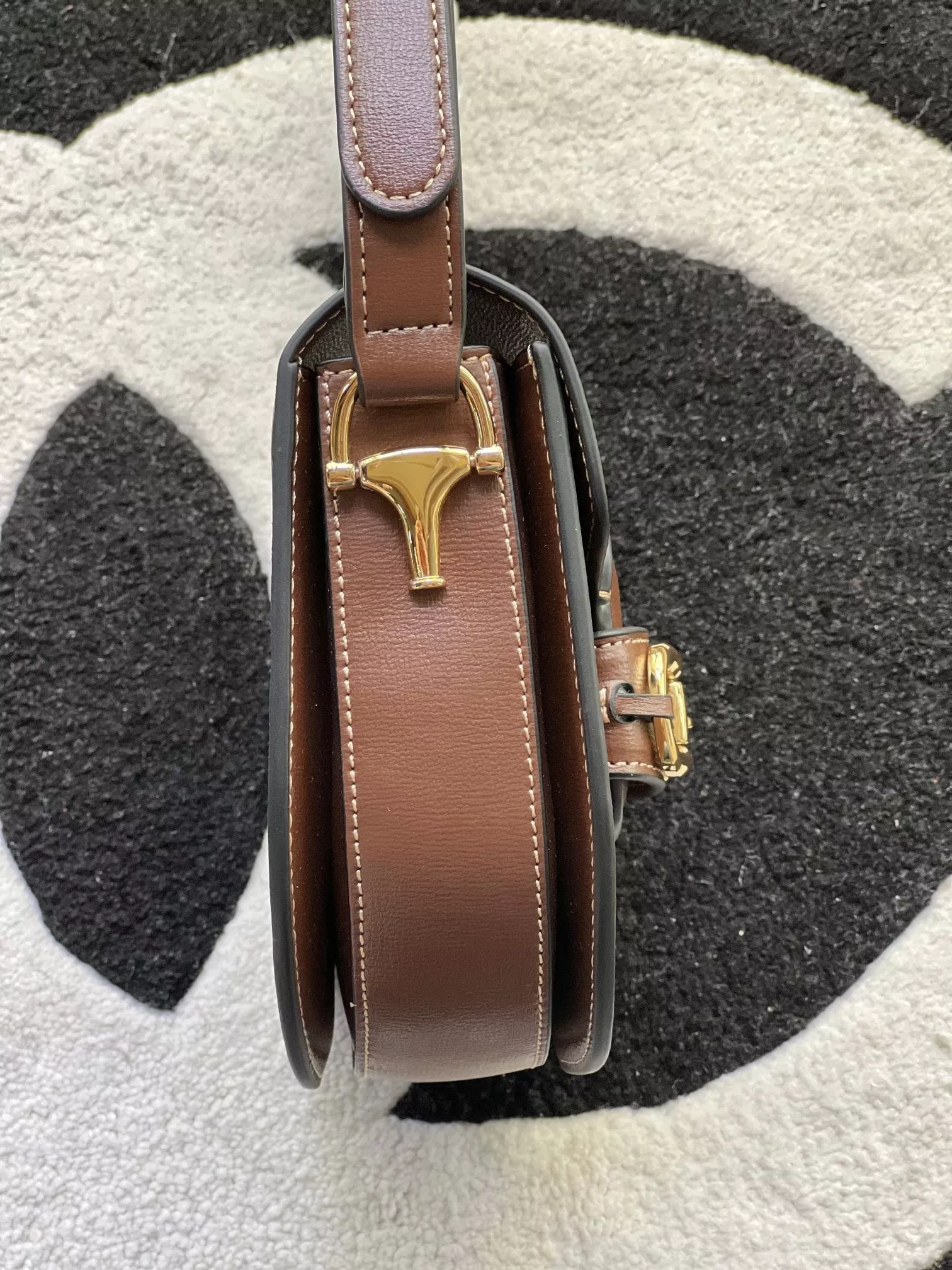 Gucci AAA Quality Messenger Bags For Women Refined 5692