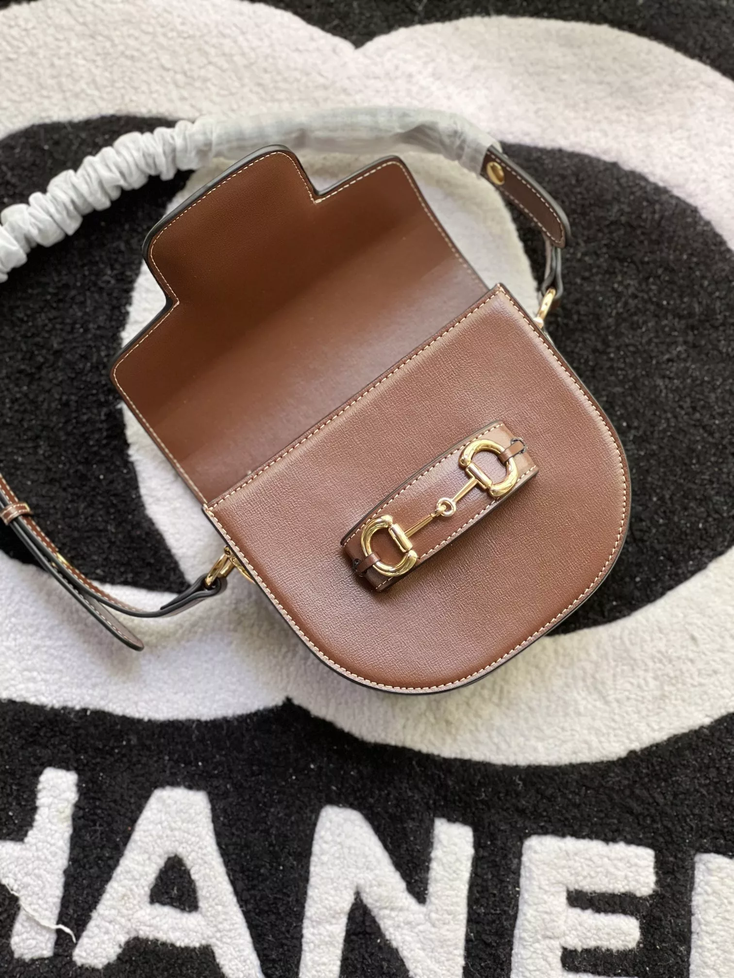 Gucci AAA Quality Messenger Bags For Women Refined 5692