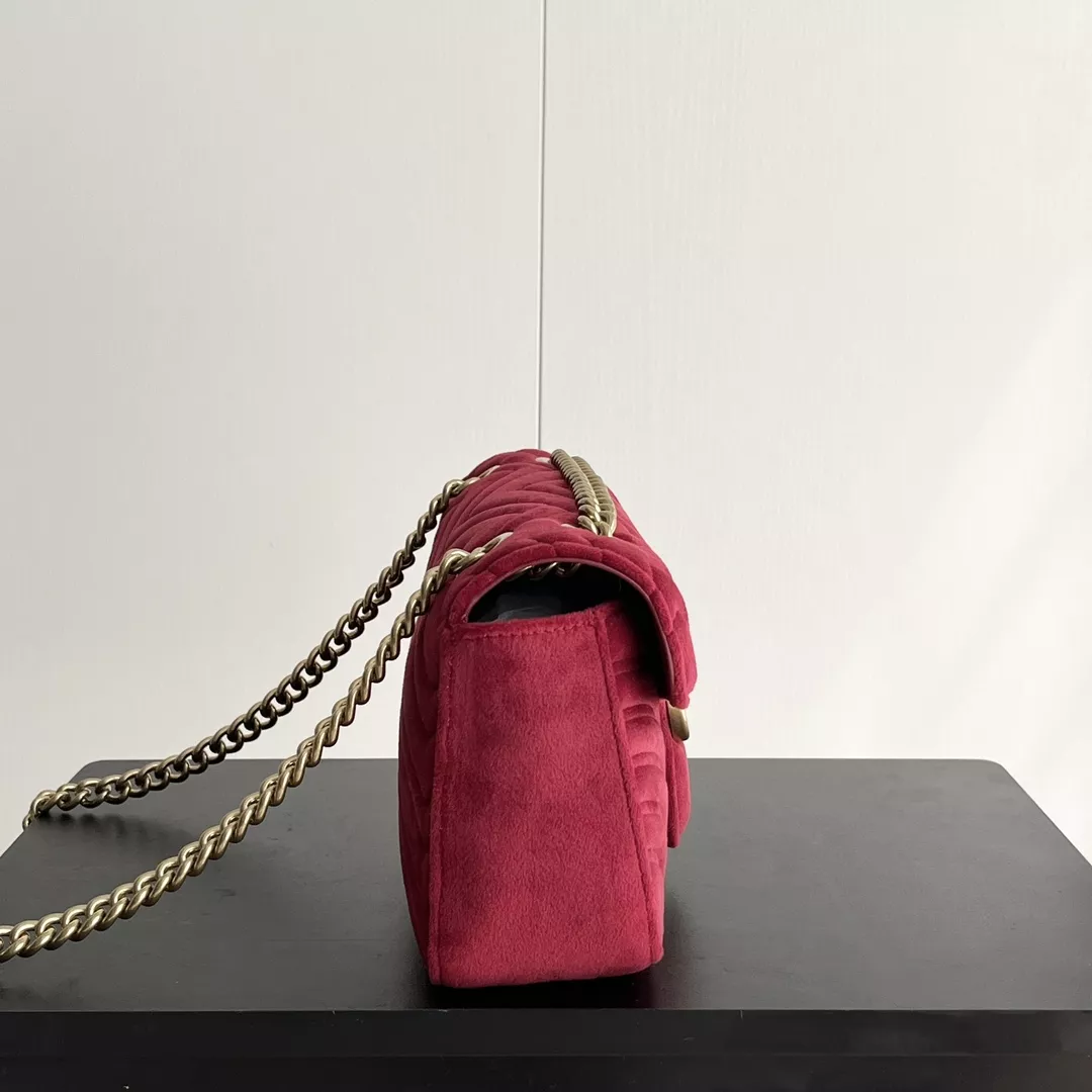 Gucci AAA Quality Messenger Bags For Women Refined 9151