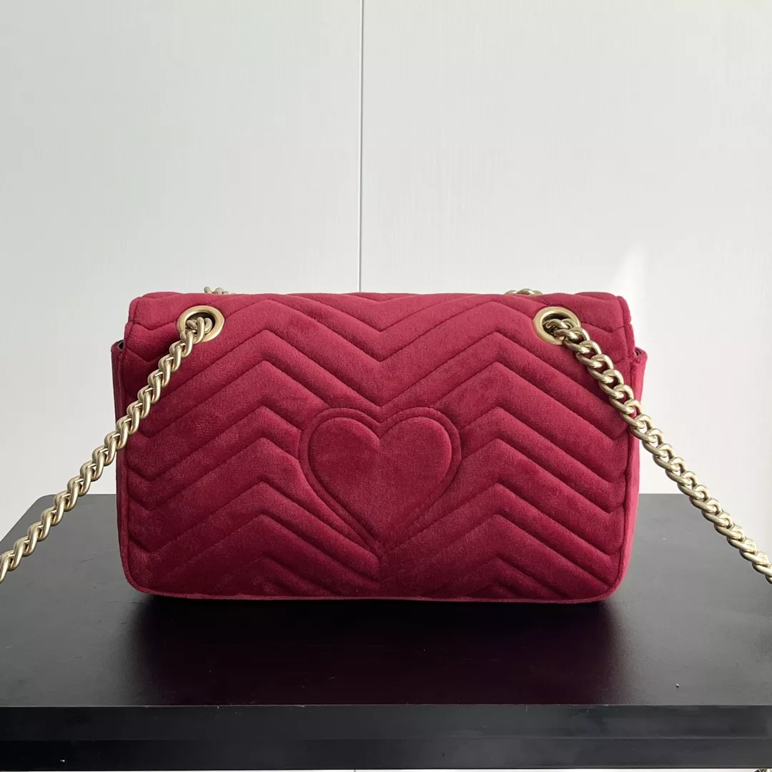 Gucci AAA Quality Messenger Bags For Women Refined 9151