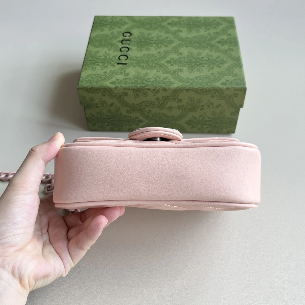 Gucci AAA Quality Messenger Bags For Women Reliable 1758