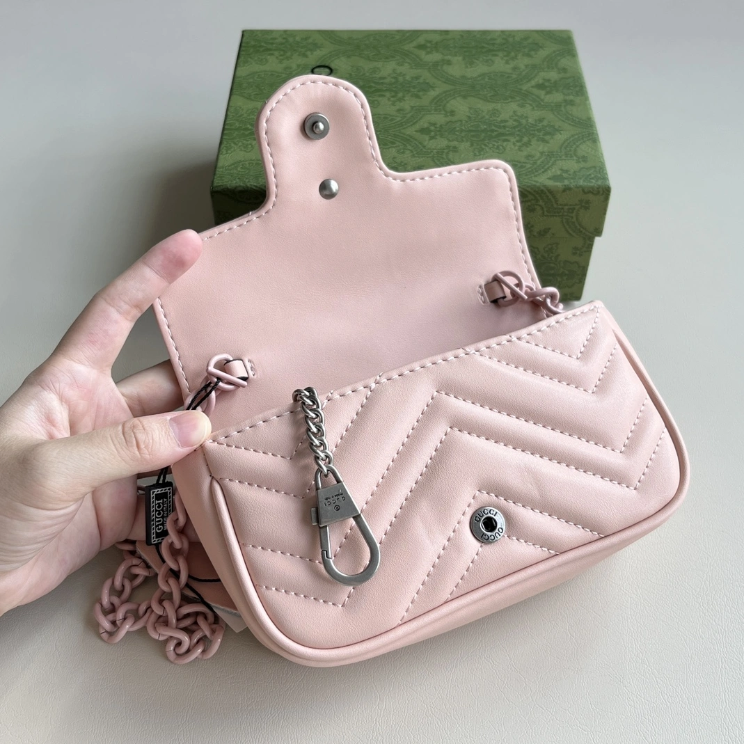 Gucci AAA Quality Messenger Bags For Women Reliable 1758