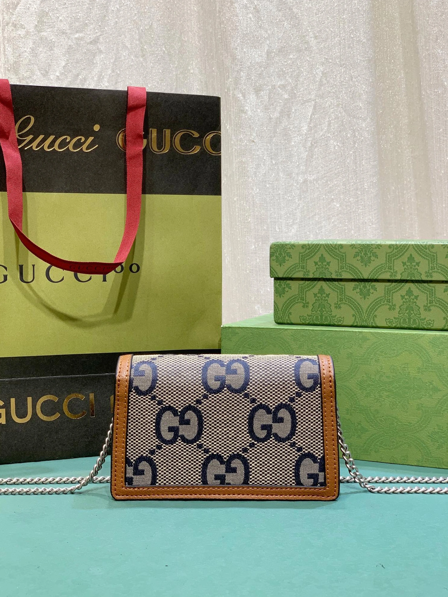Gucci AAA Quality Messenger Bags For Women Reliable 3259