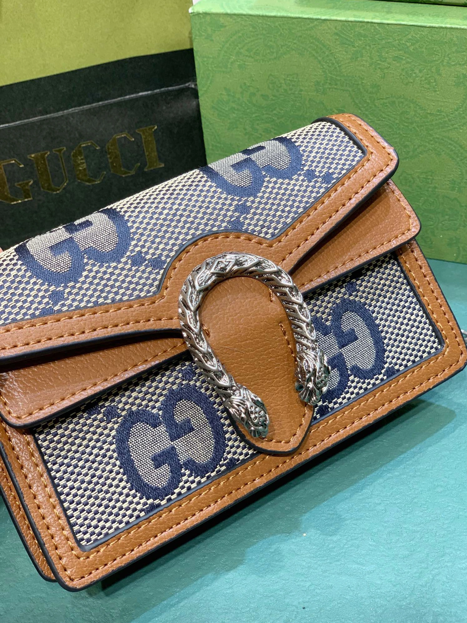 Gucci AAA Quality Messenger Bags For Women Reliable 3259