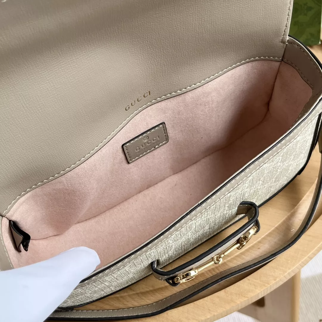 Gucci AAA Quality Messenger Bags For Women Reliable 6806