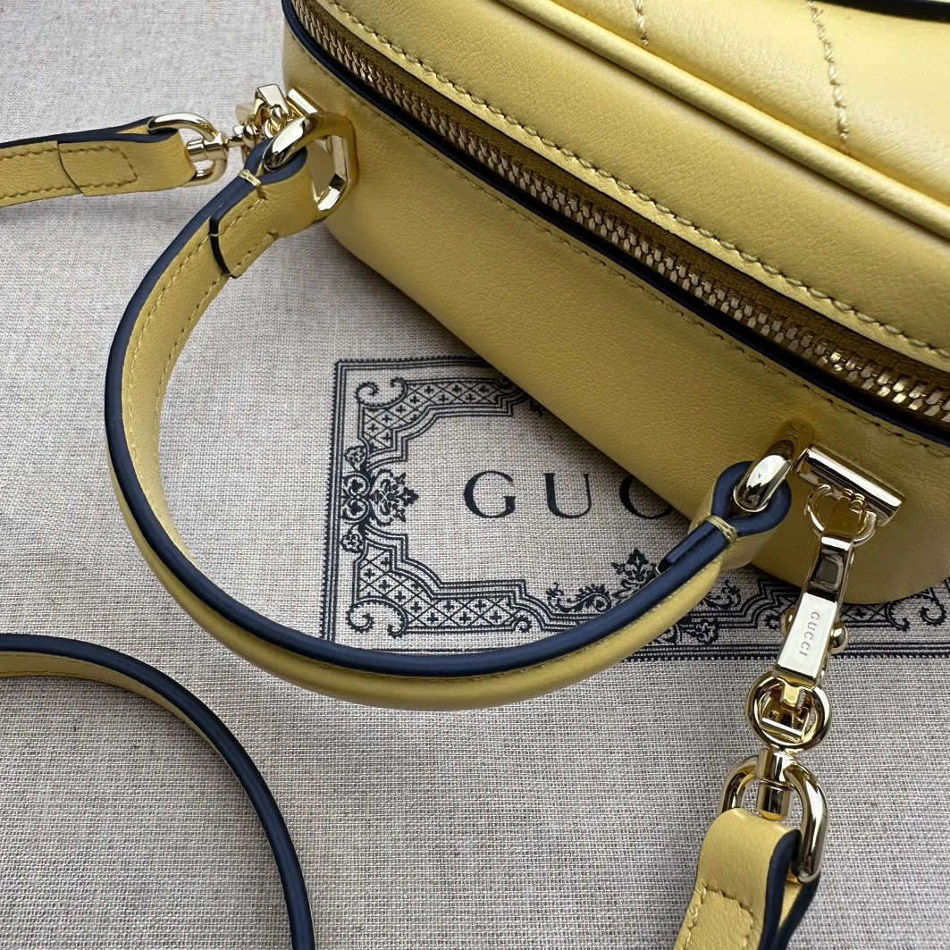Gucci AAA Quality Messenger Bags For Women Reliable 8273
