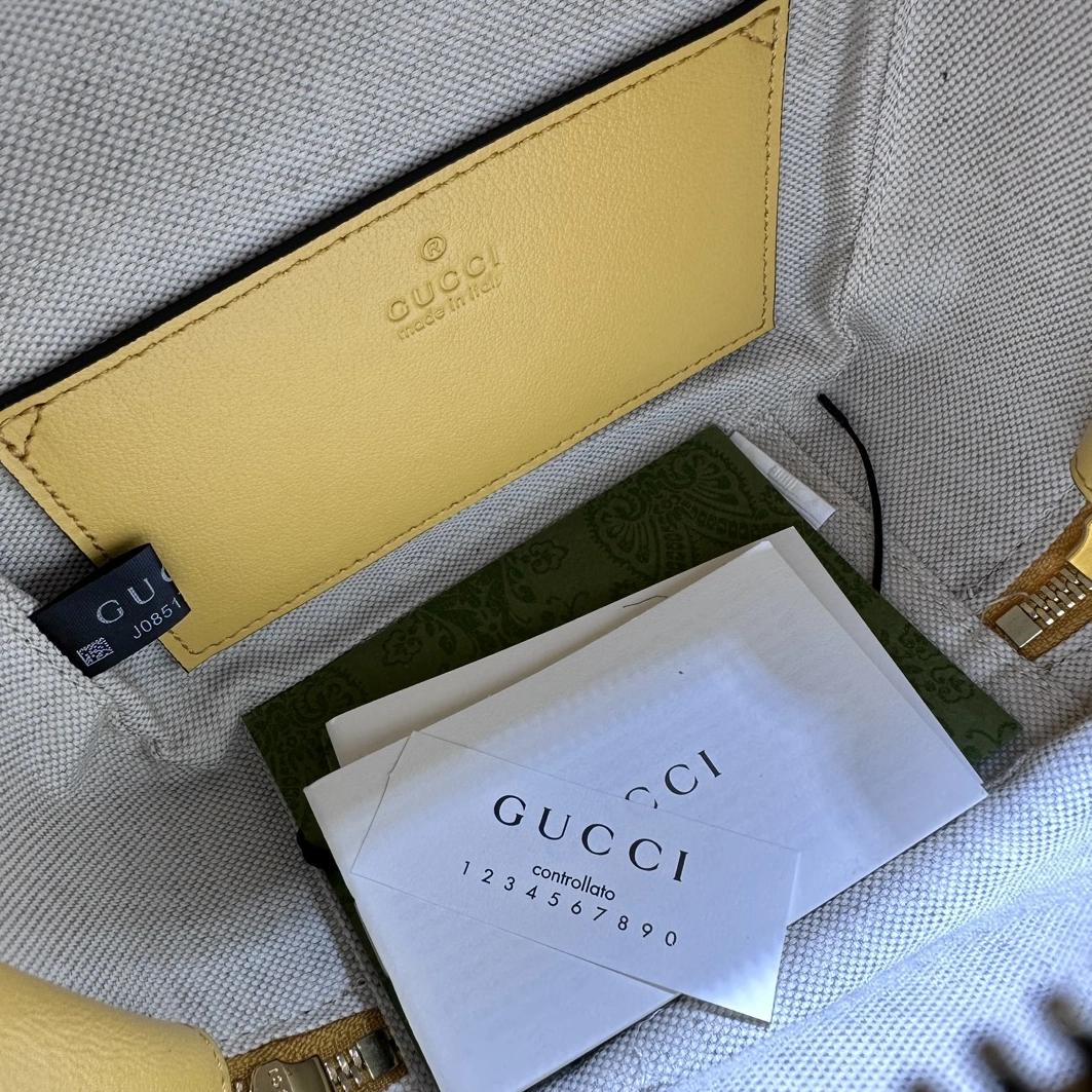 Gucci AAA Quality Messenger Bags For Women Reliable 8273