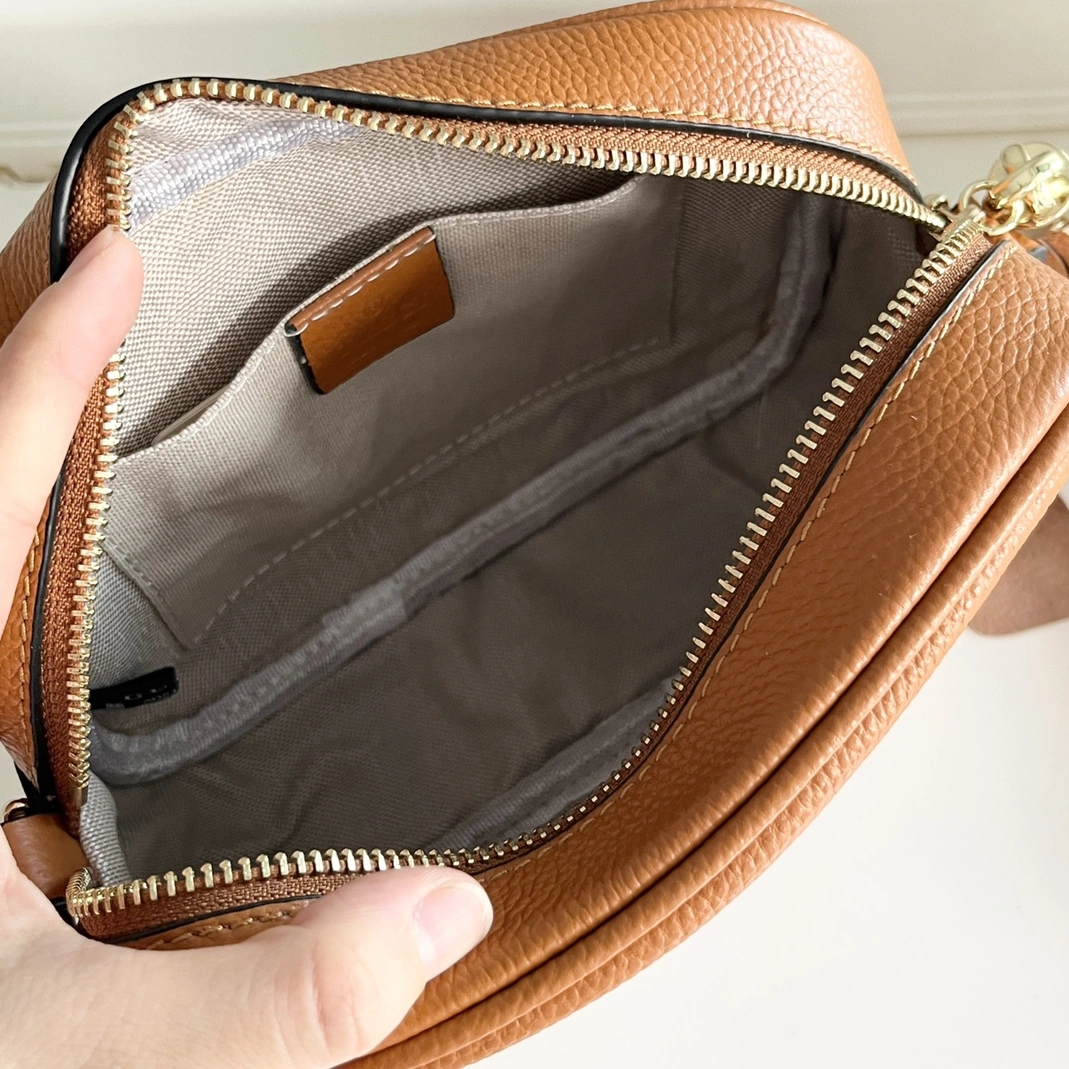 Gucci AAA Quality Messenger Bags For Women Resilient 858