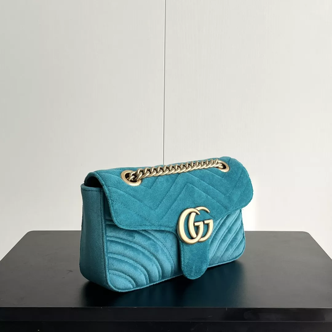 Gucci AAA Quality Messenger Bags For Women Resilient 9362