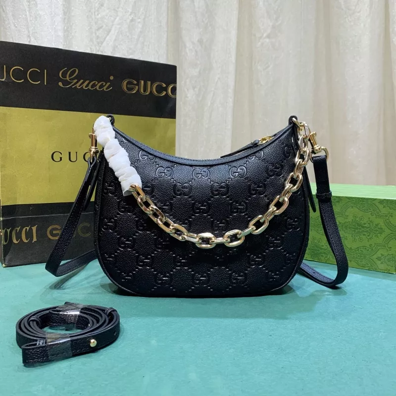 Gucci AAA Quality Messenger Bags For Women Sleek 1384