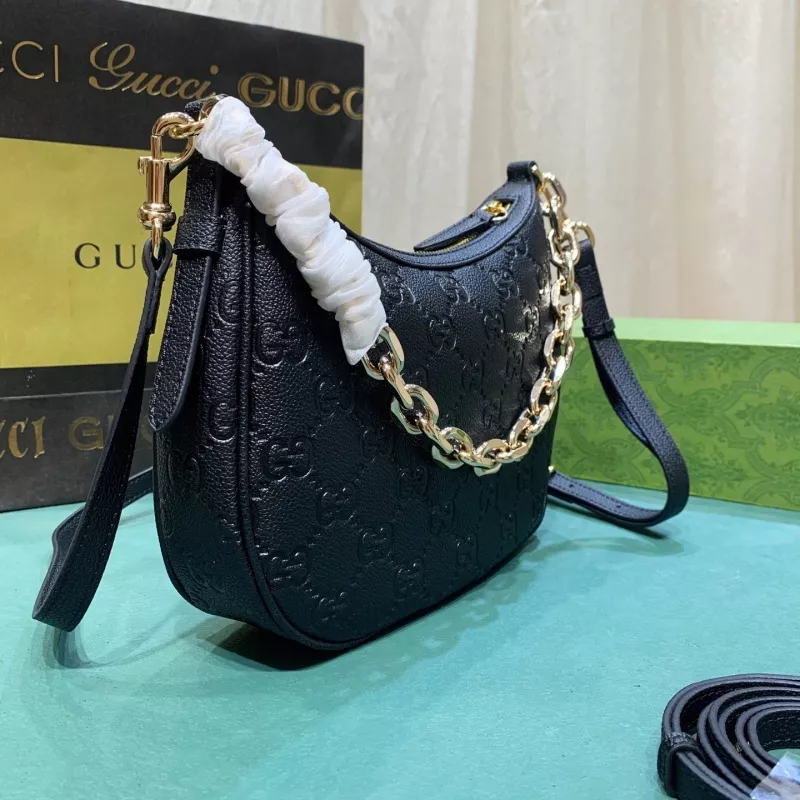 Gucci AAA Quality Messenger Bags For Women Sleek 1384