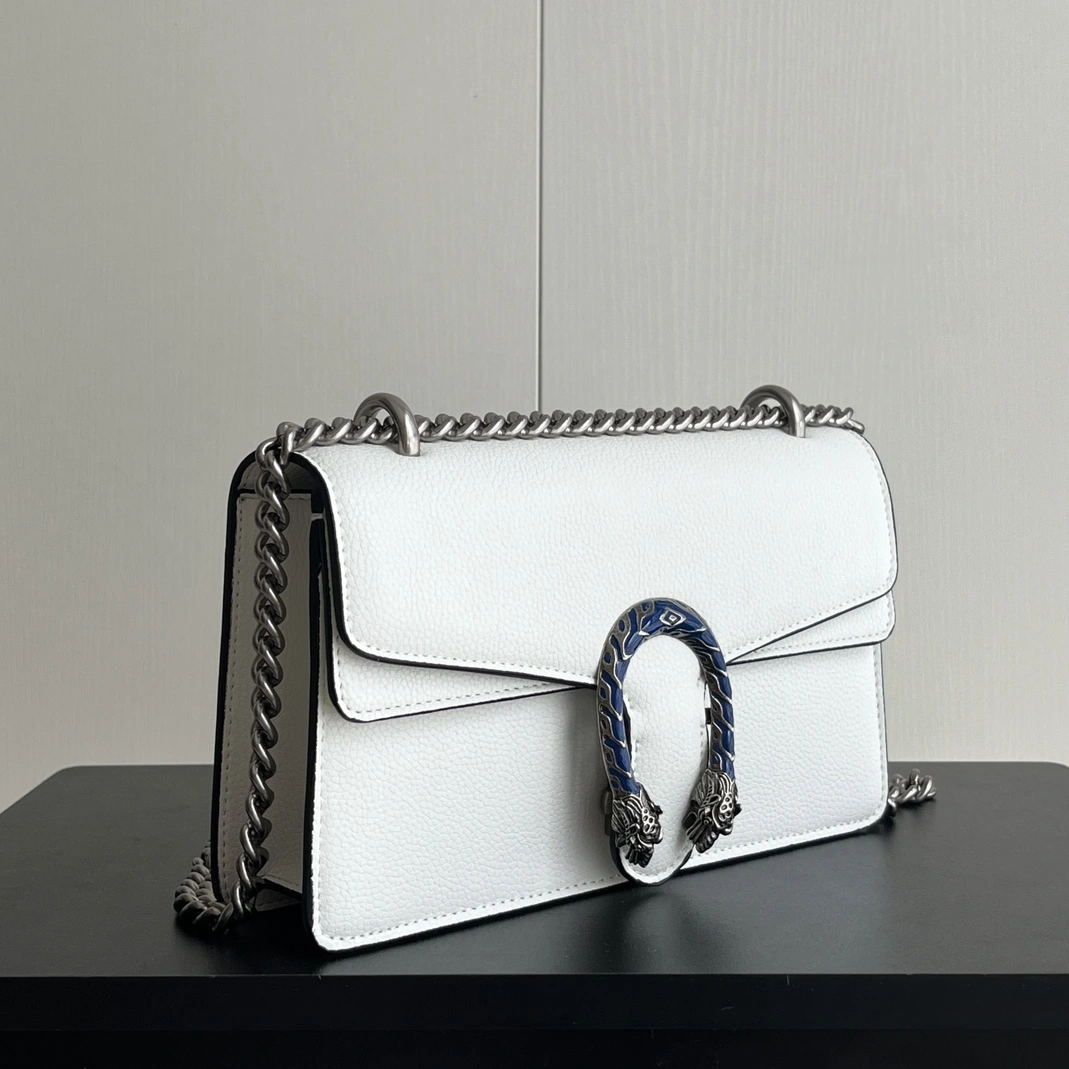 Gucci AAA Quality Messenger Bags For Women Sleek 2021