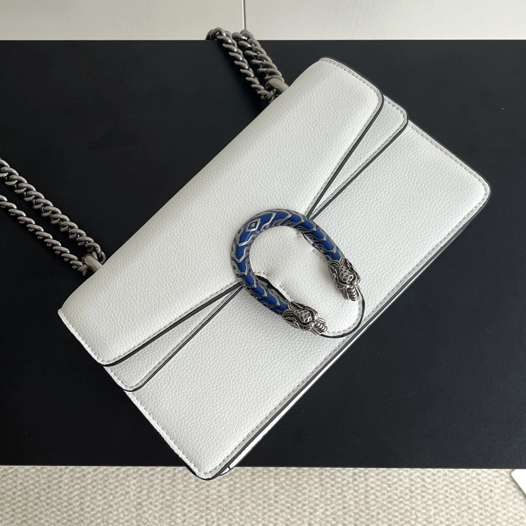 Gucci AAA Quality Messenger Bags For Women Sleek 2021
