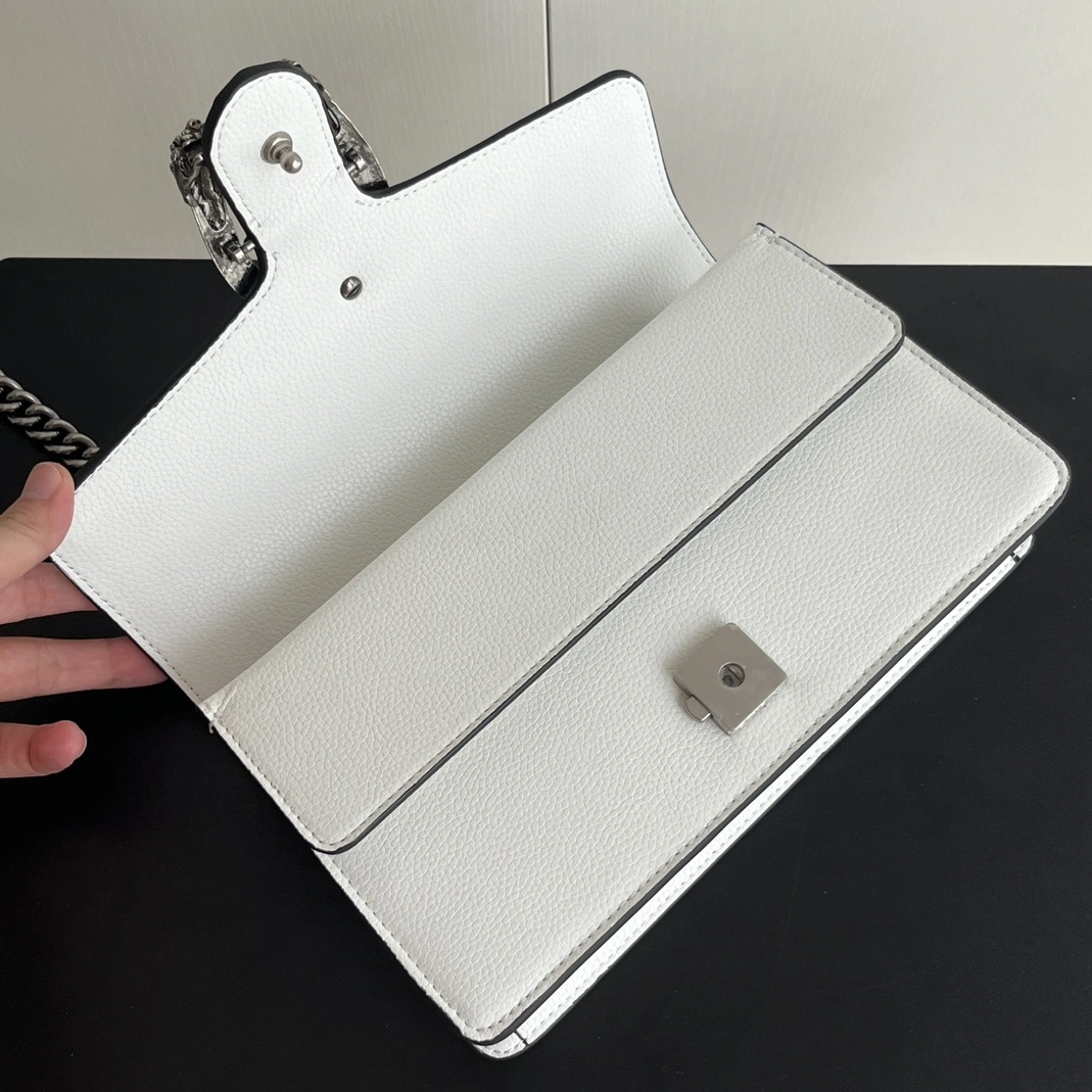 Gucci AAA Quality Messenger Bags For Women Sleek 2021