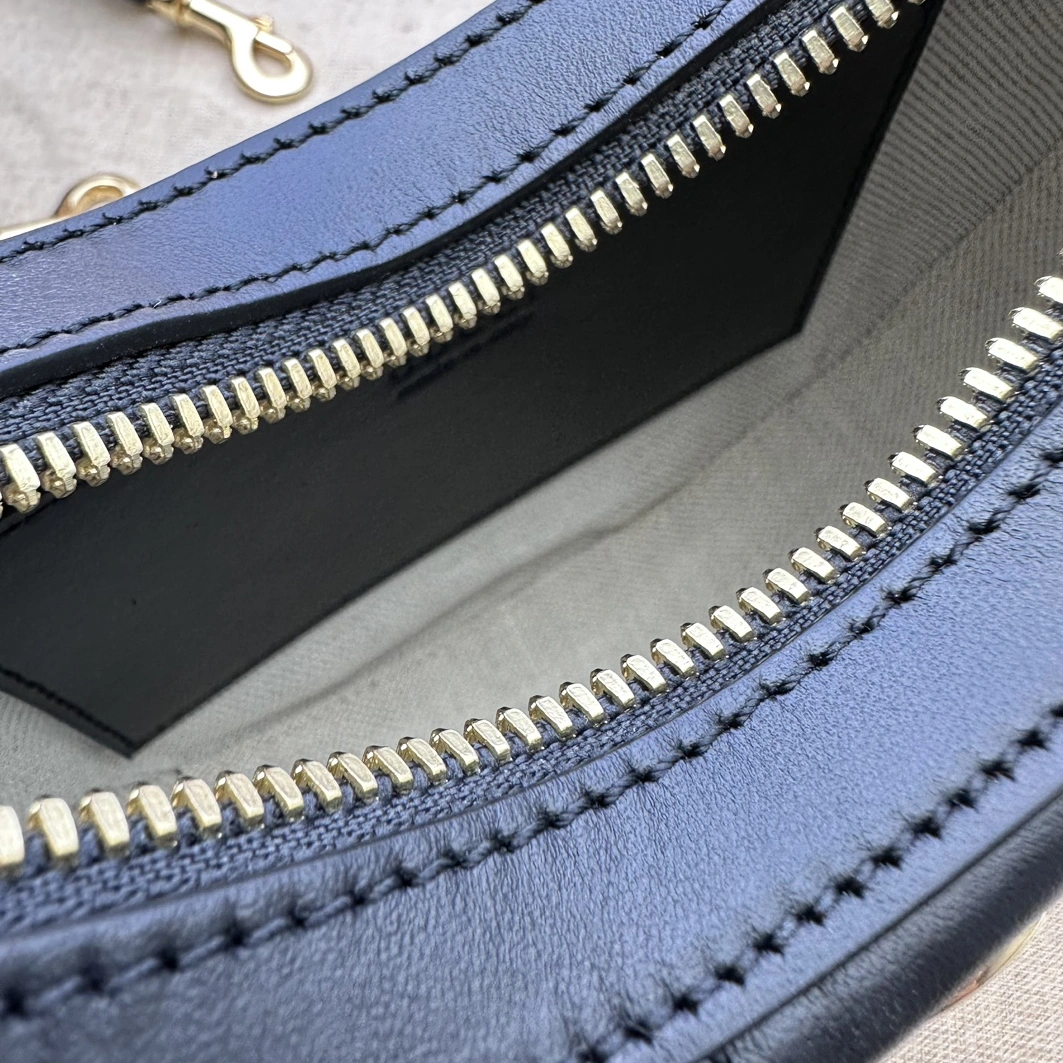 Gucci AAA Quality Messenger Bags For Women SmartChoice 5783